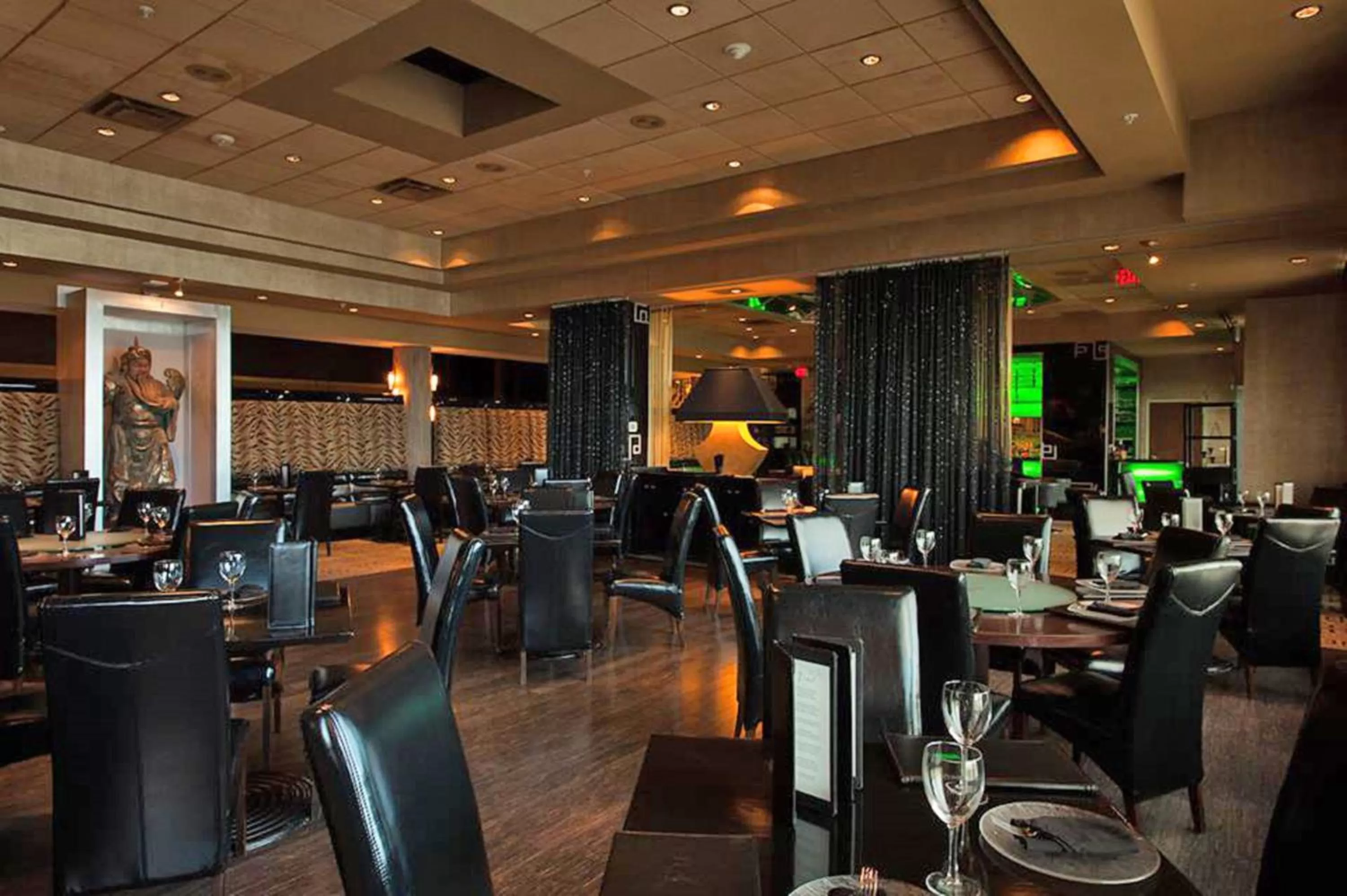 Restaurant/places to eat in Holiday Inn Hotel & Suites Ocala Conference Center by IHG