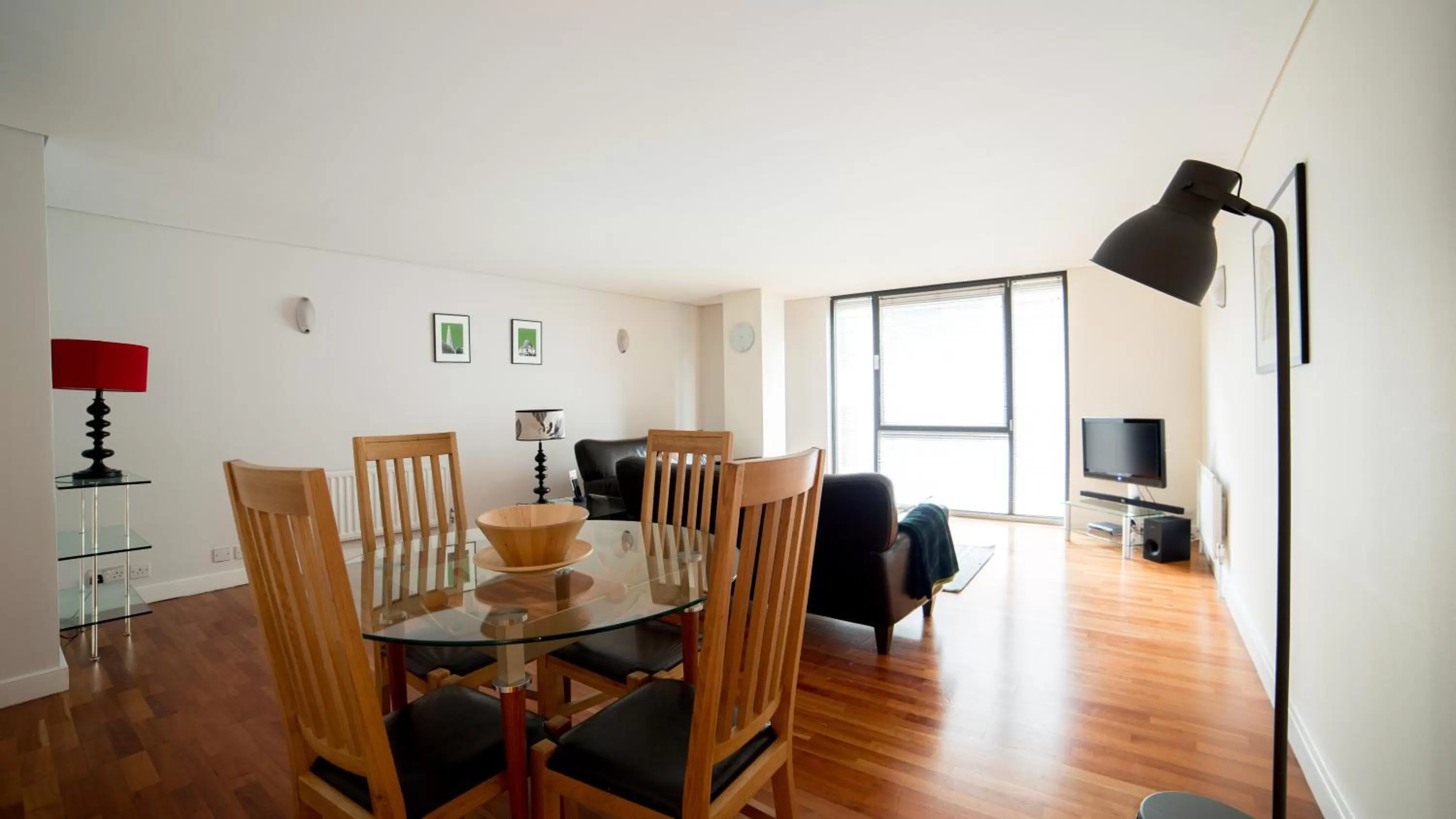 TV and multimedia, Dining Area in Farringdon Laceby apartments