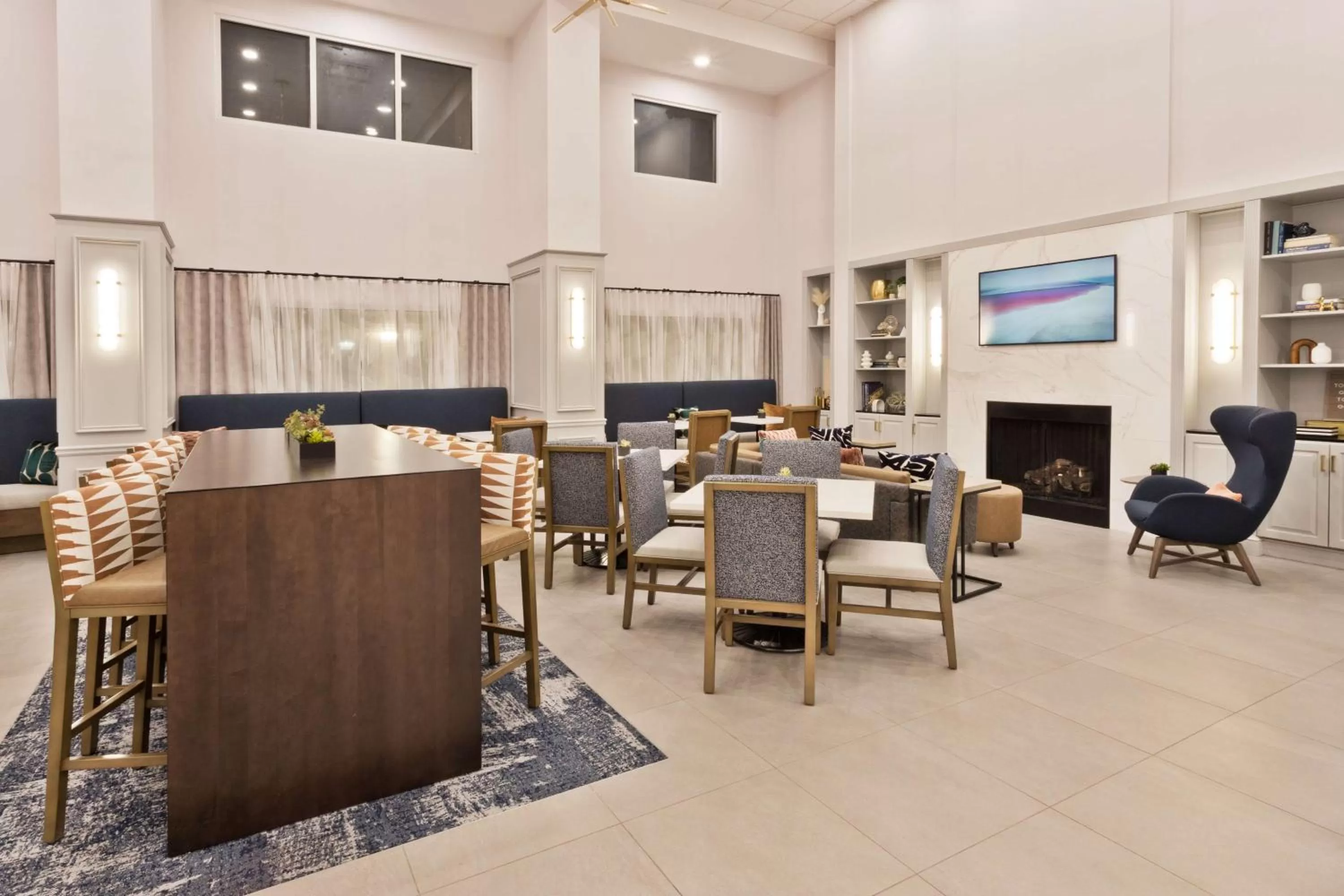 Breakfast in Hampton Inn & Suites Lanett/West Point