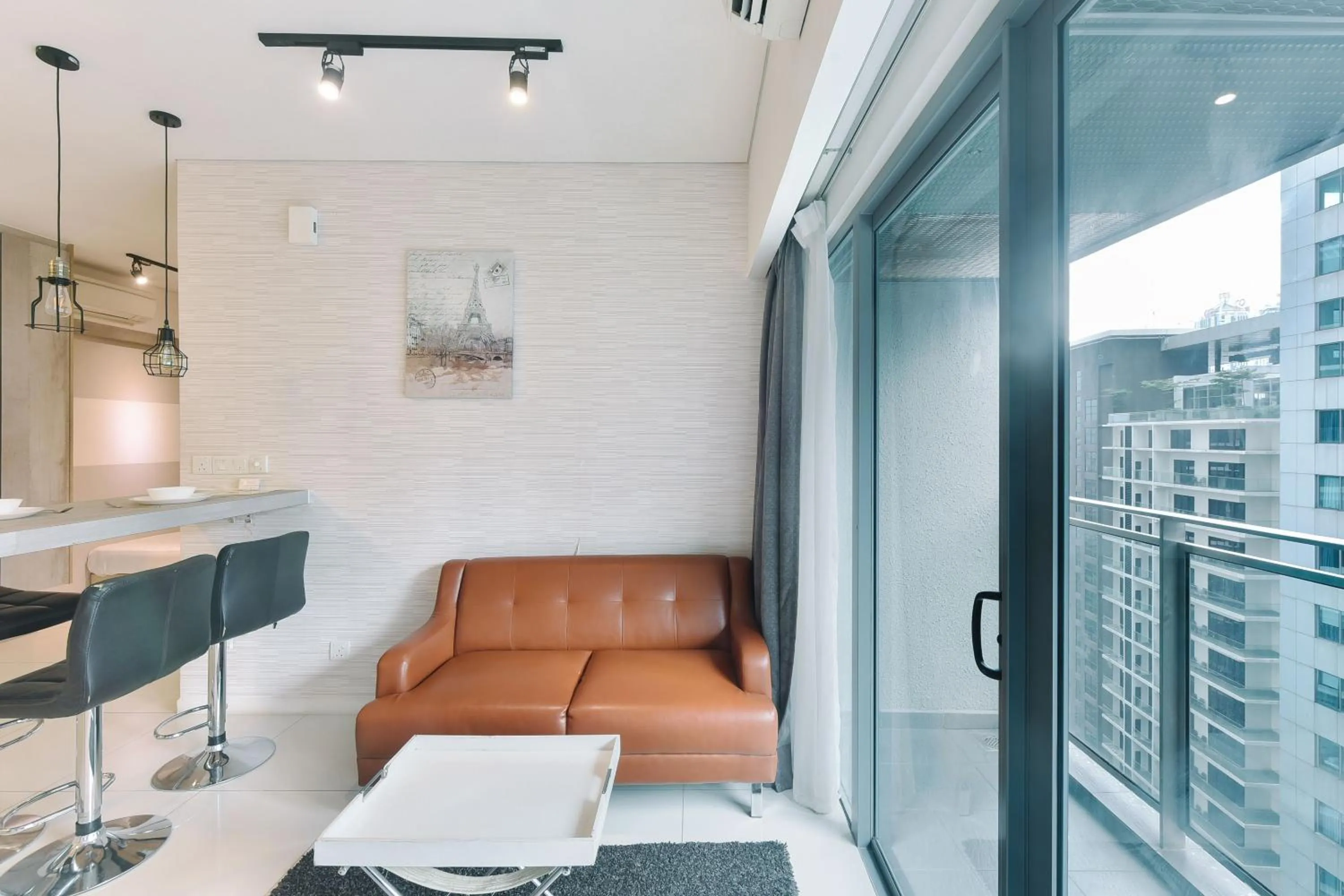 Living room in Summer Suites Residences by Subhome