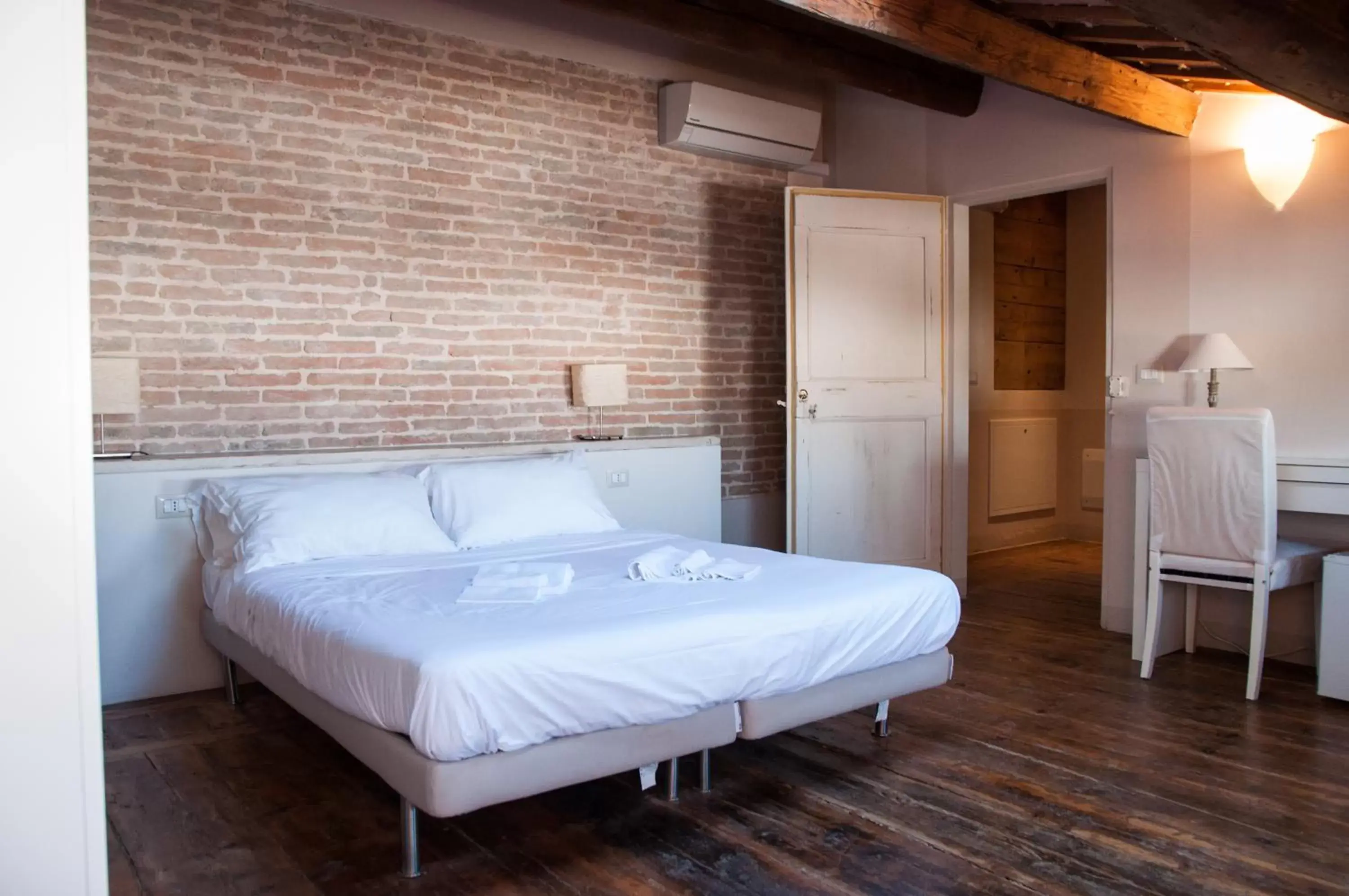 Classic Triple Room in Relais Casetta56 Classic Triple Room in Relais Casetta56