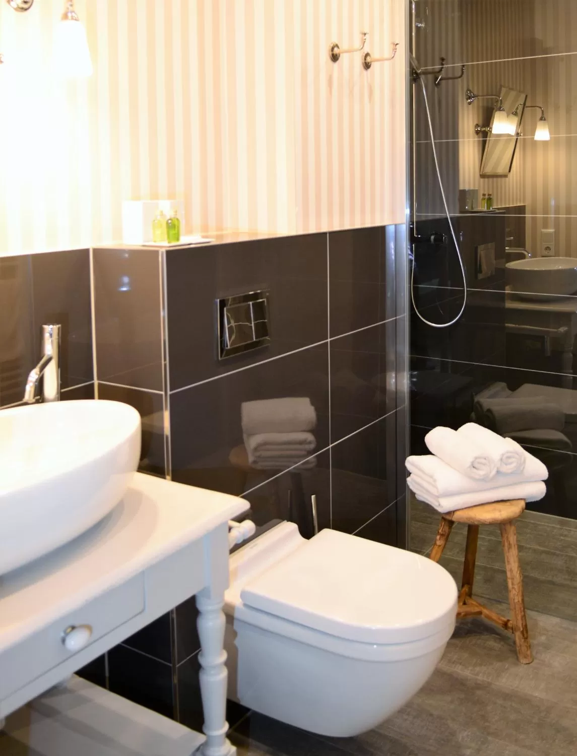 Bathroom in Hotel No. 11