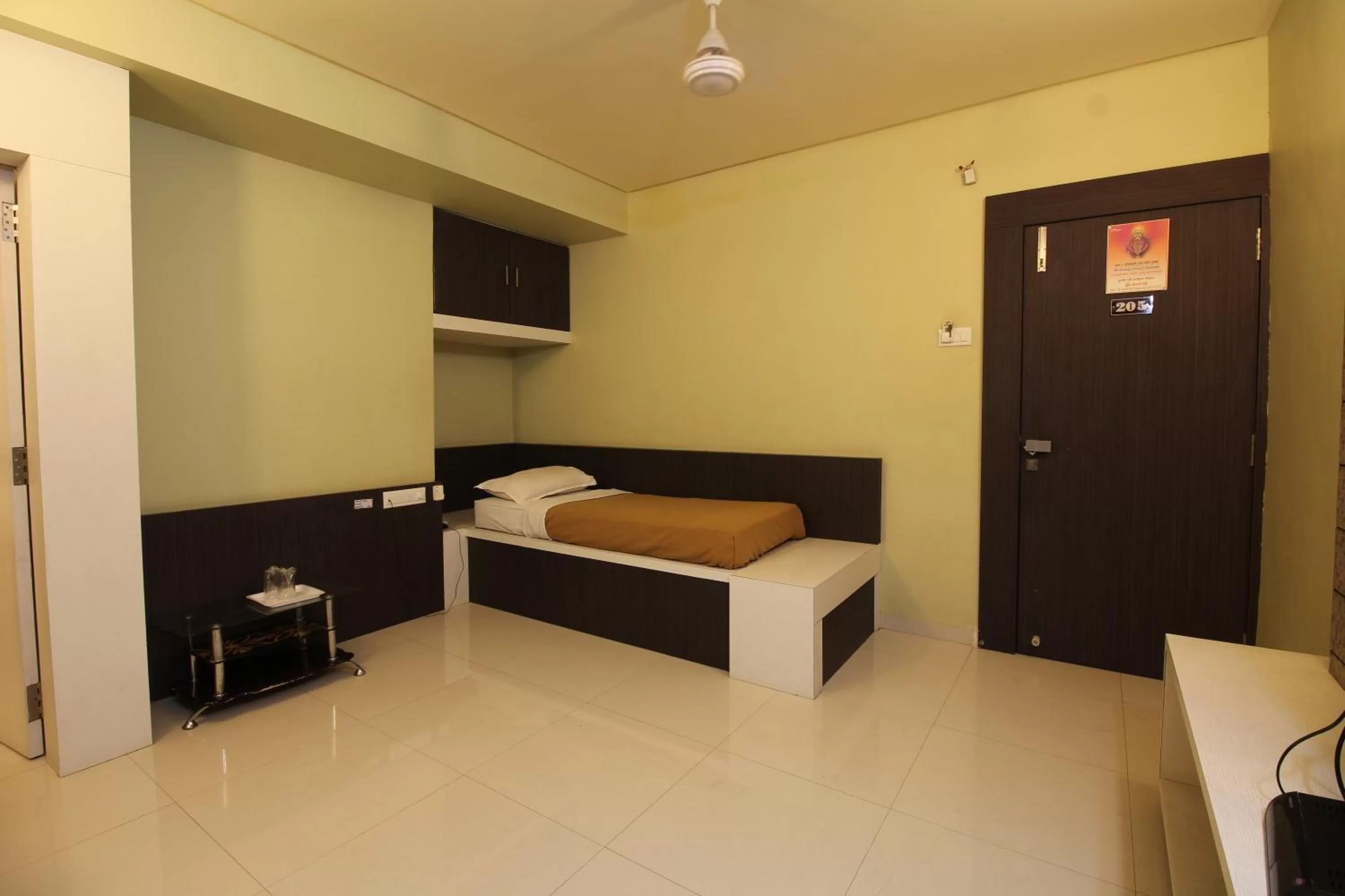 Living room in Hotel Sham Suman, Kolhapur- Opposite To Mahalaxmi Temple