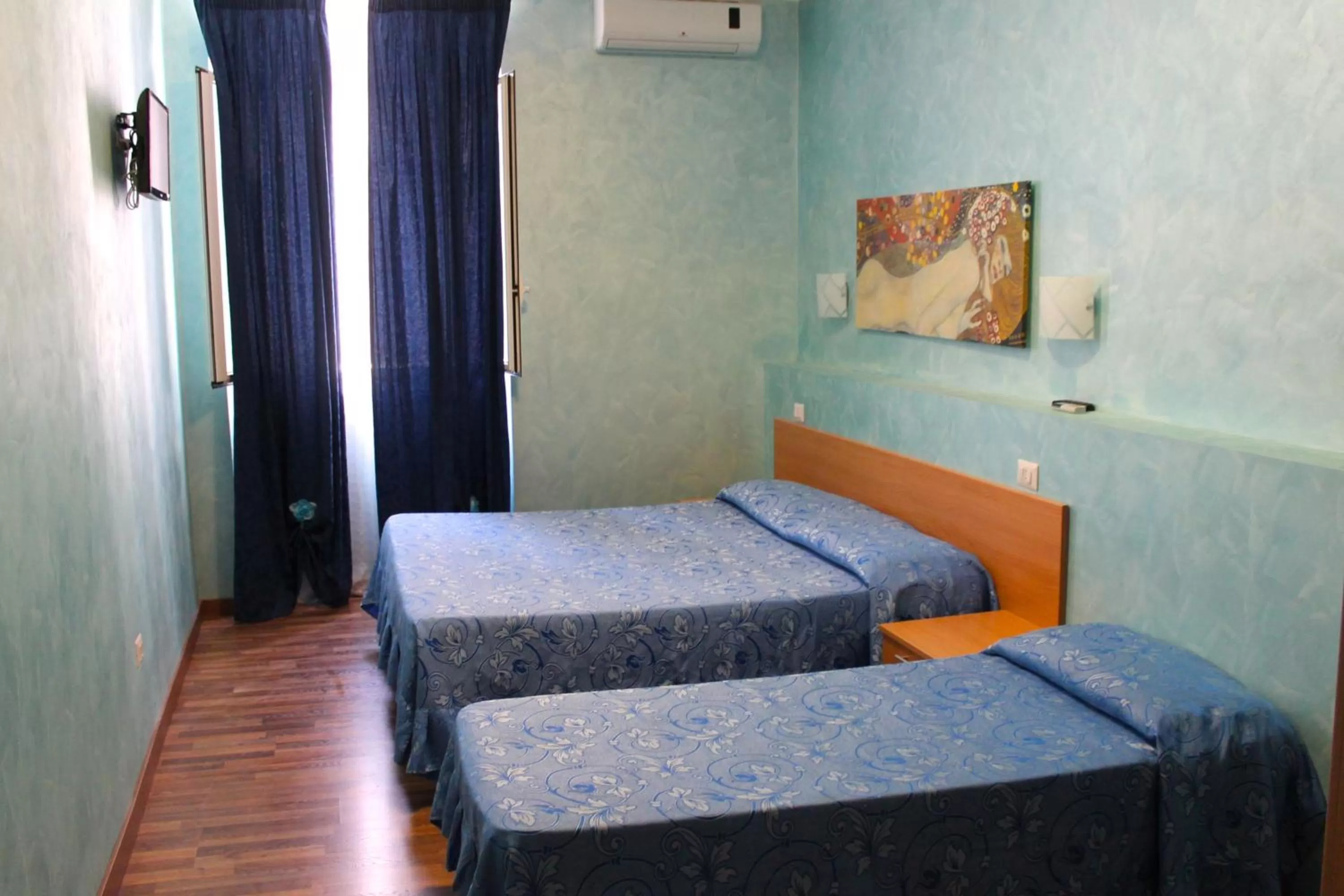 Bedroom, Bed in Hotel Tokyo