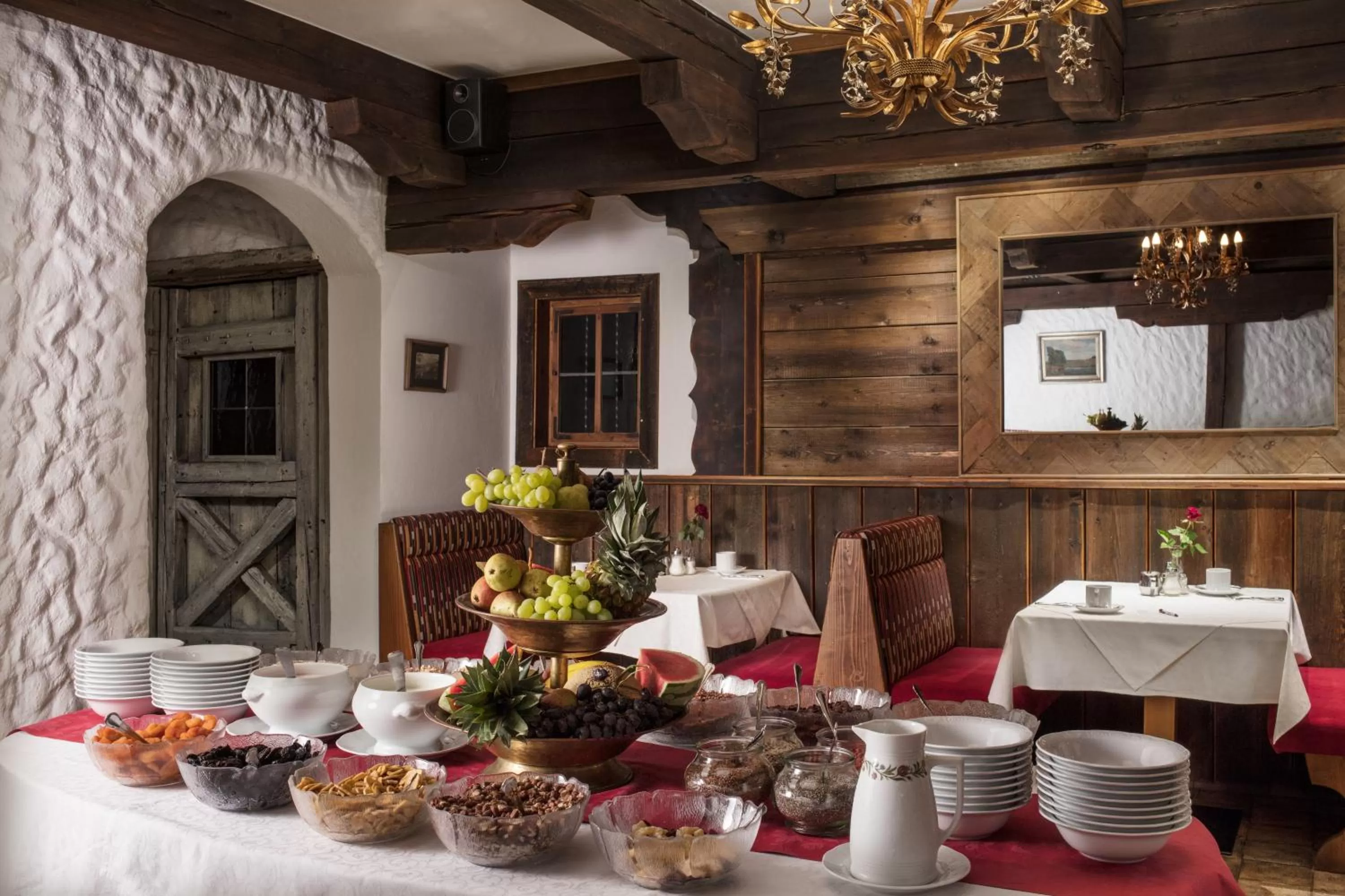 Restaurant/places to eat in Hotel Höhlenstein