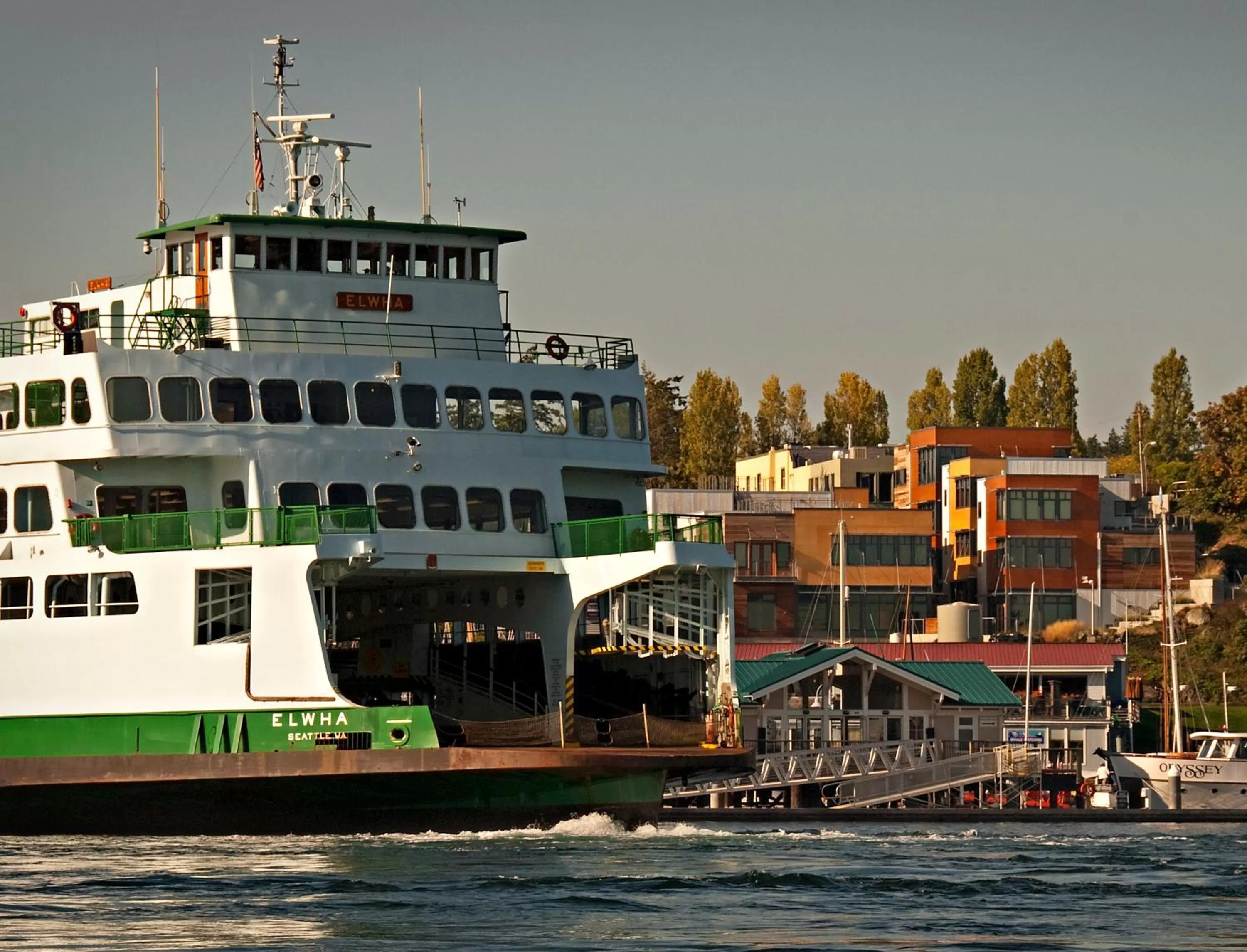 Facade/entrance in Island Inn at 123 West