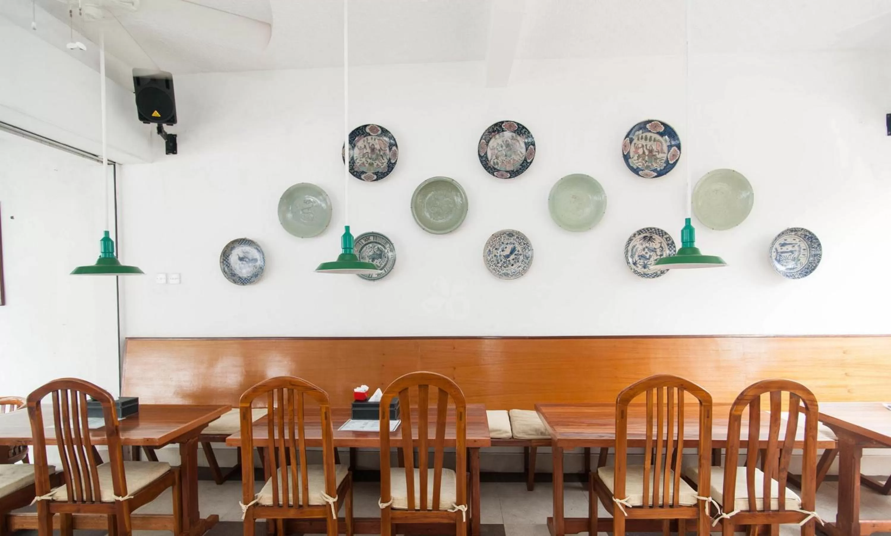 Restaurant/places to eat in Samsara Inn