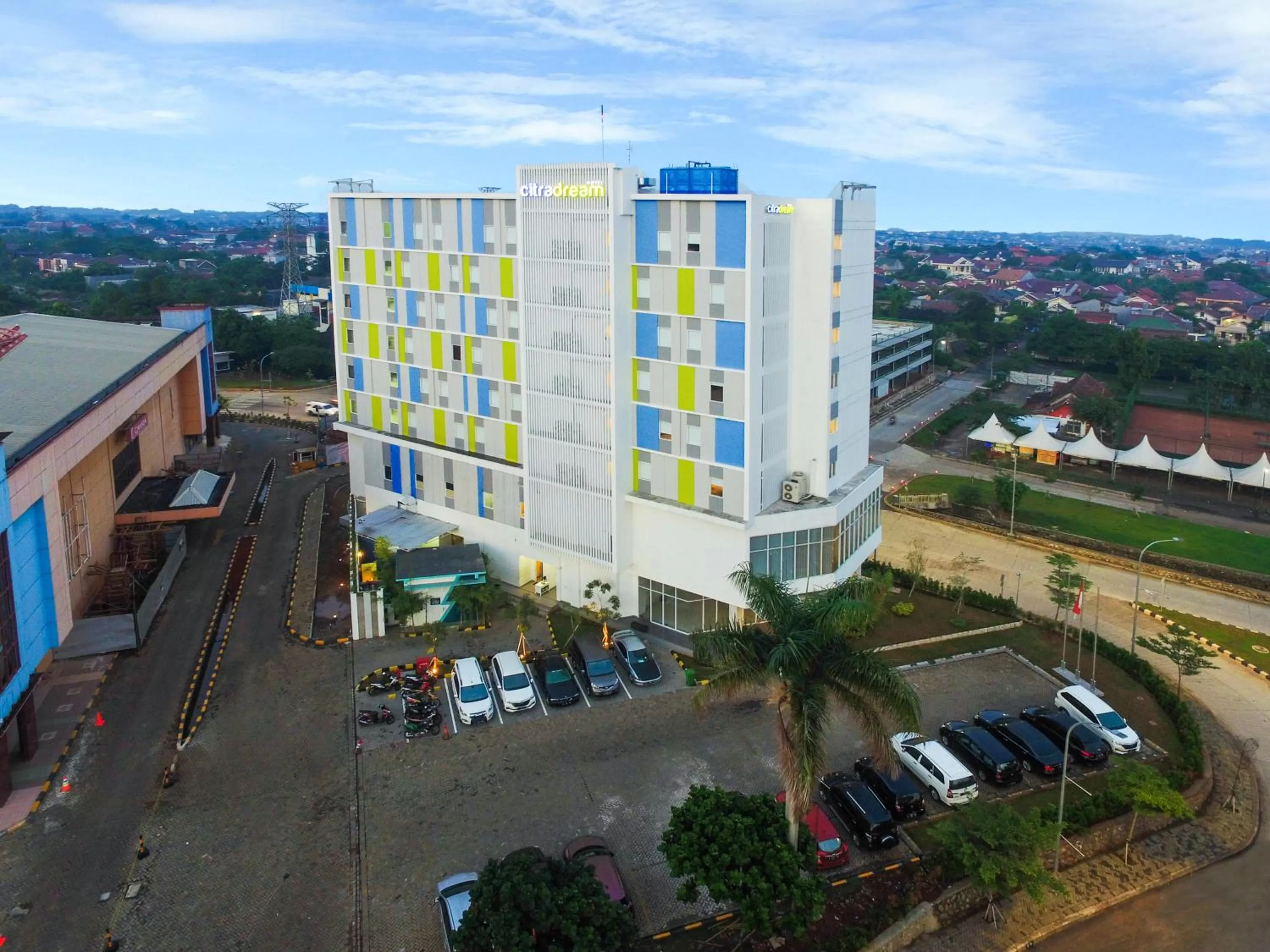 Nearby landmark in Hotel Citradream Bintaro