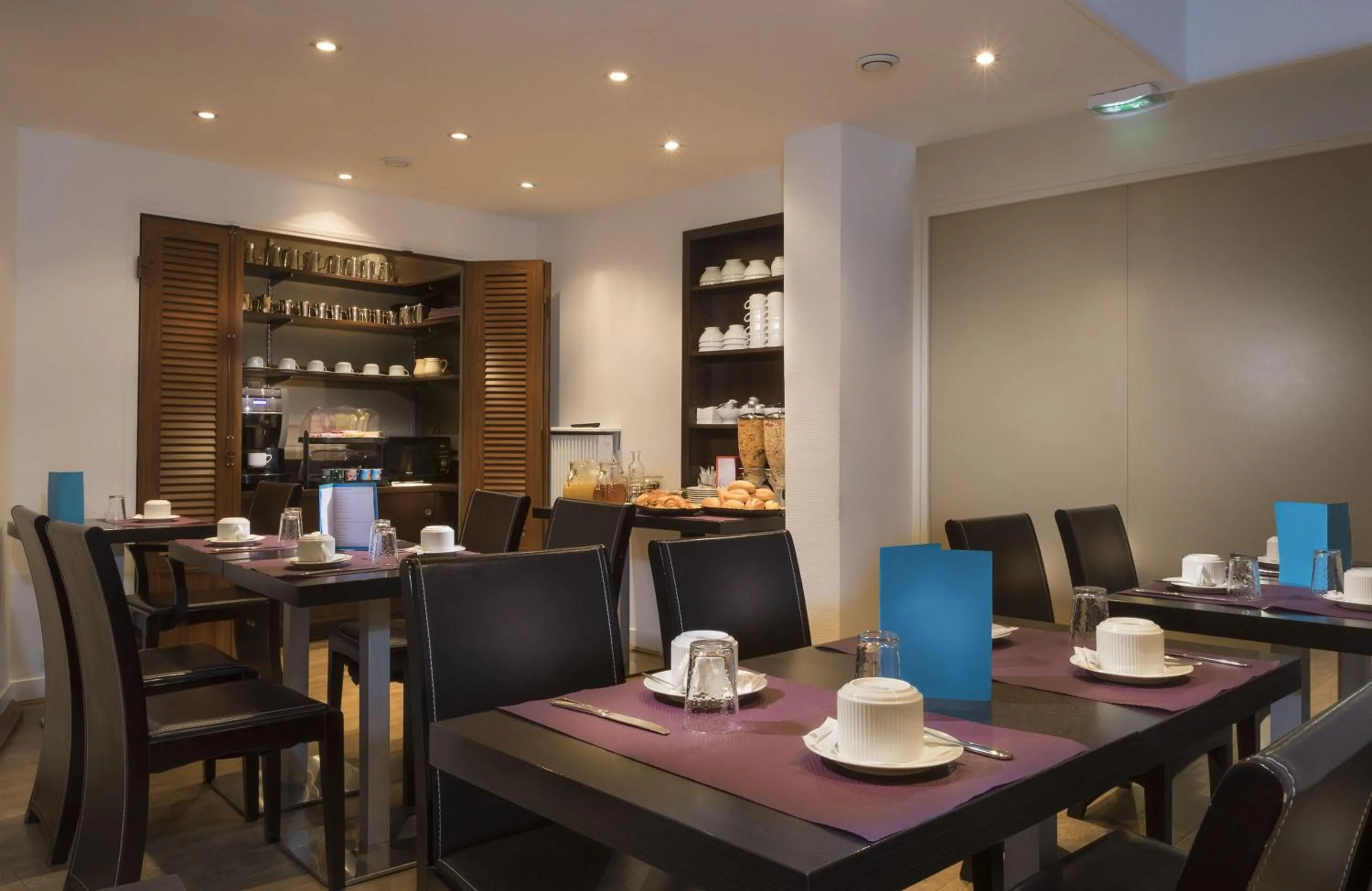 Lobby or reception in Hôtel de France Quartier Latin