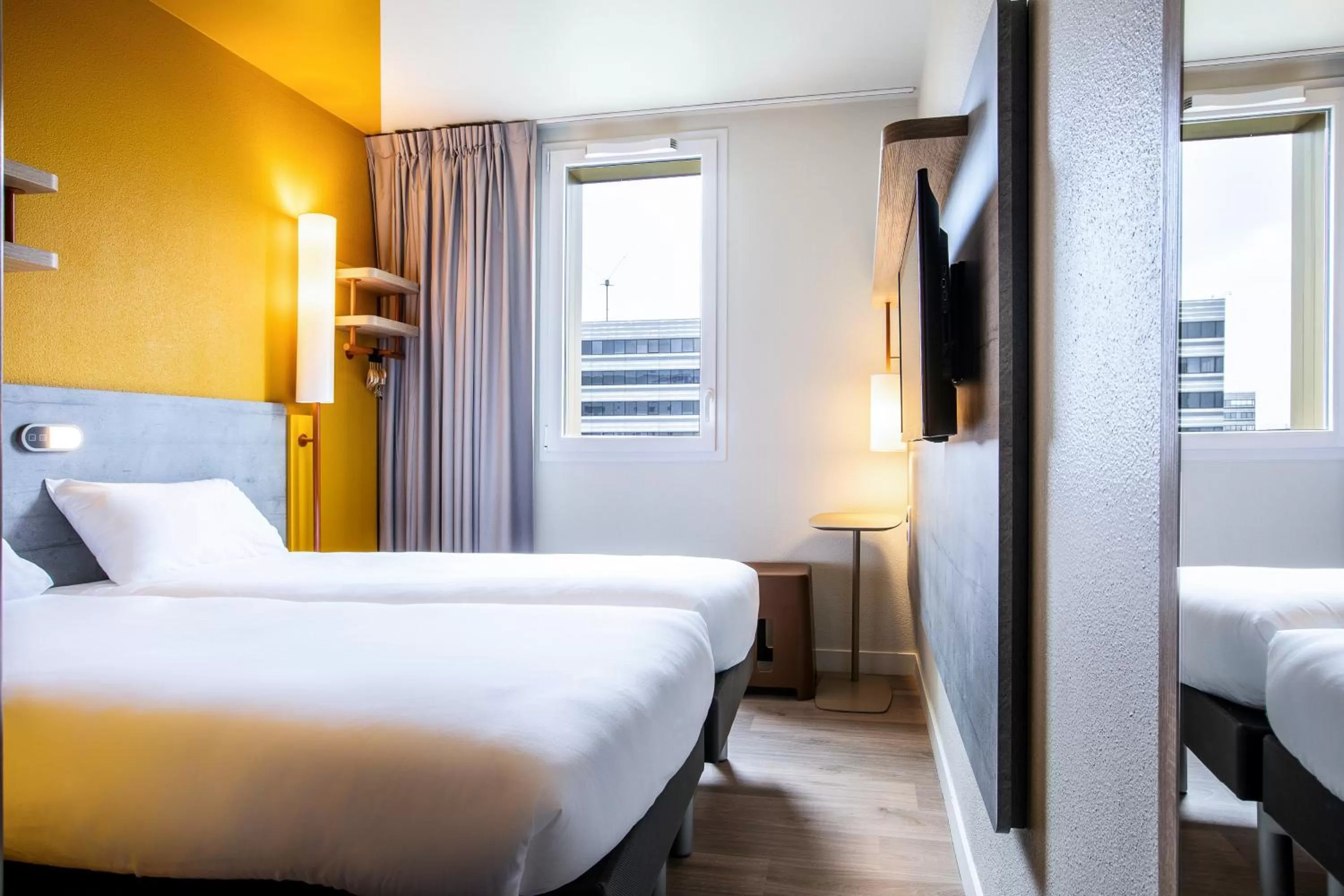 Photo of the whole room, Bed in ibis budget Fontainebleau Avon