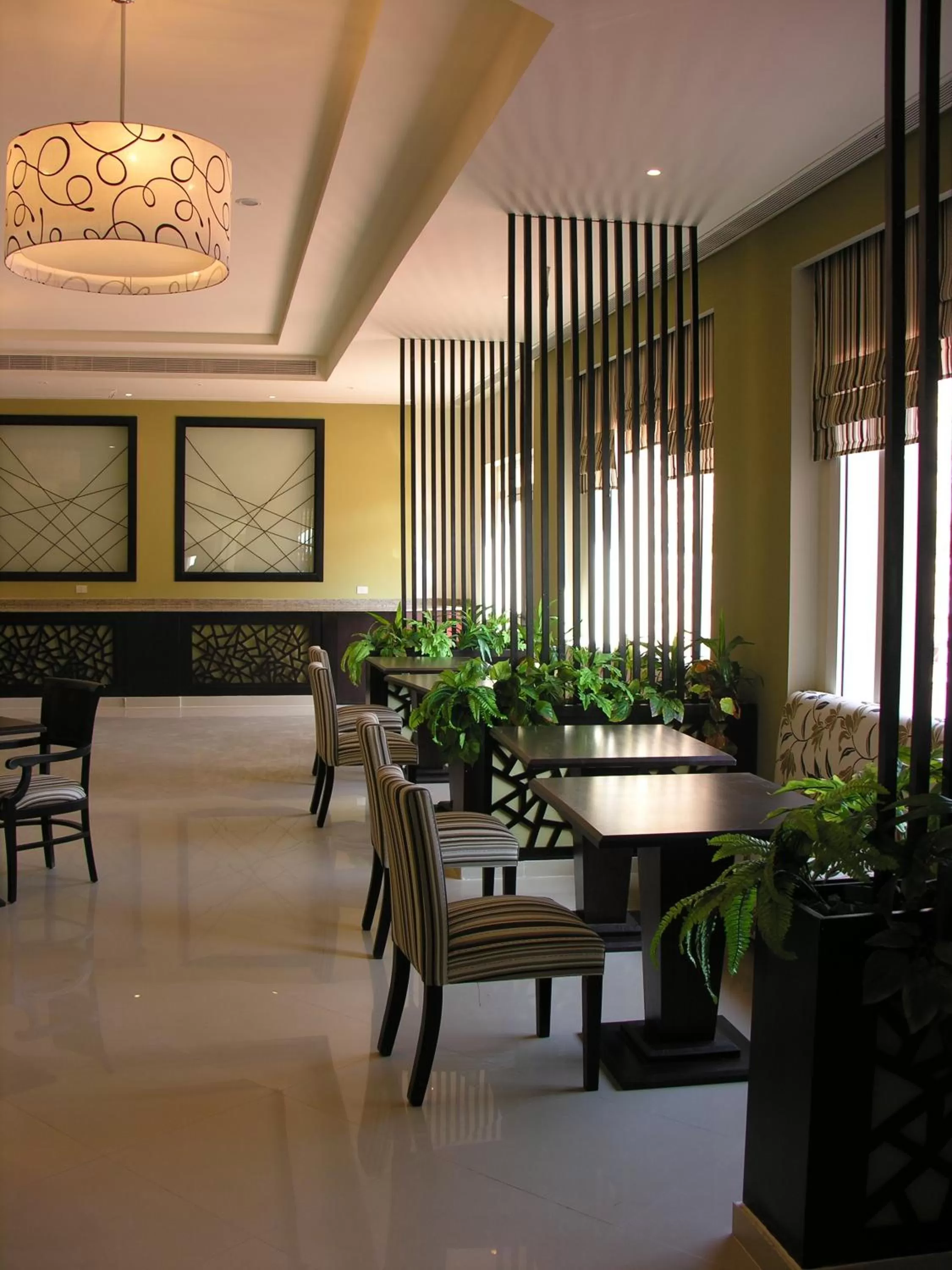 Lobby or reception, Restaurant/Places to Eat in Pyramisa Sunset Pearl Apartments