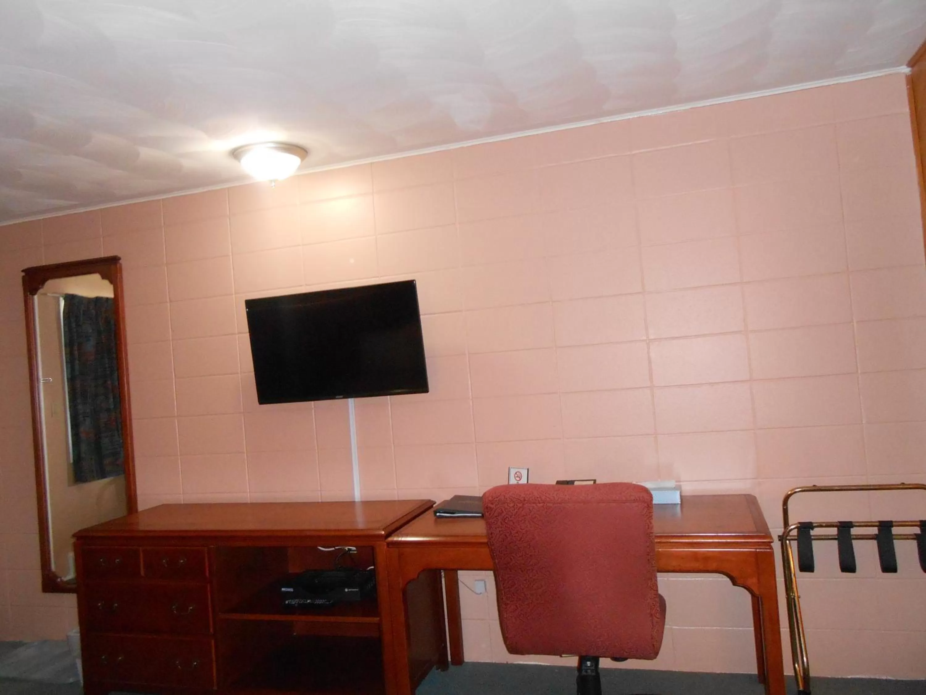 TV and multimedia in Aquarius Motel