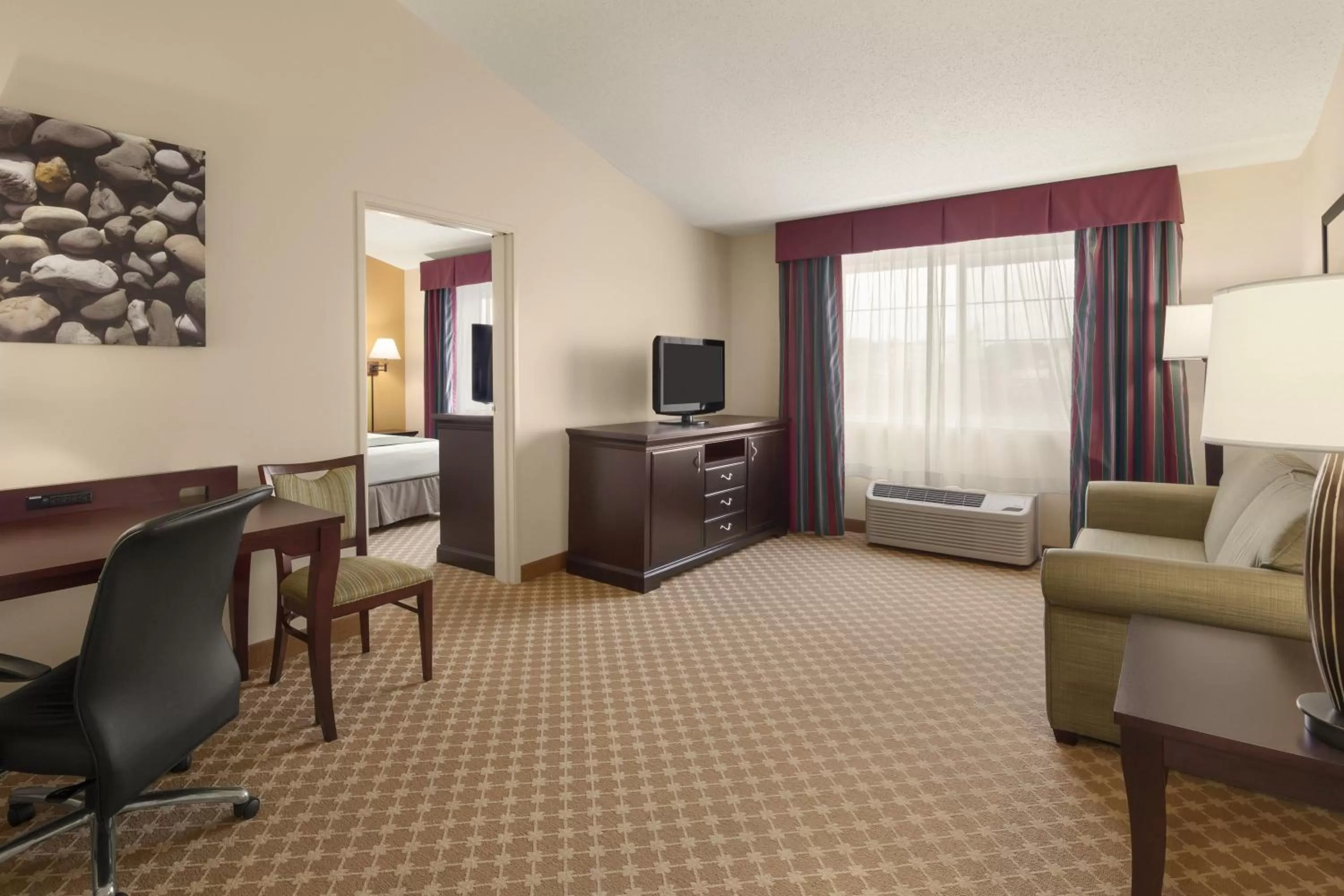 Living room in Country Inn & Suites by Radisson, Sioux Falls