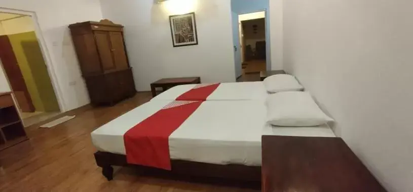 Twin Room - single occupancy in Hill House Twin Room - single occupancy in Hill House