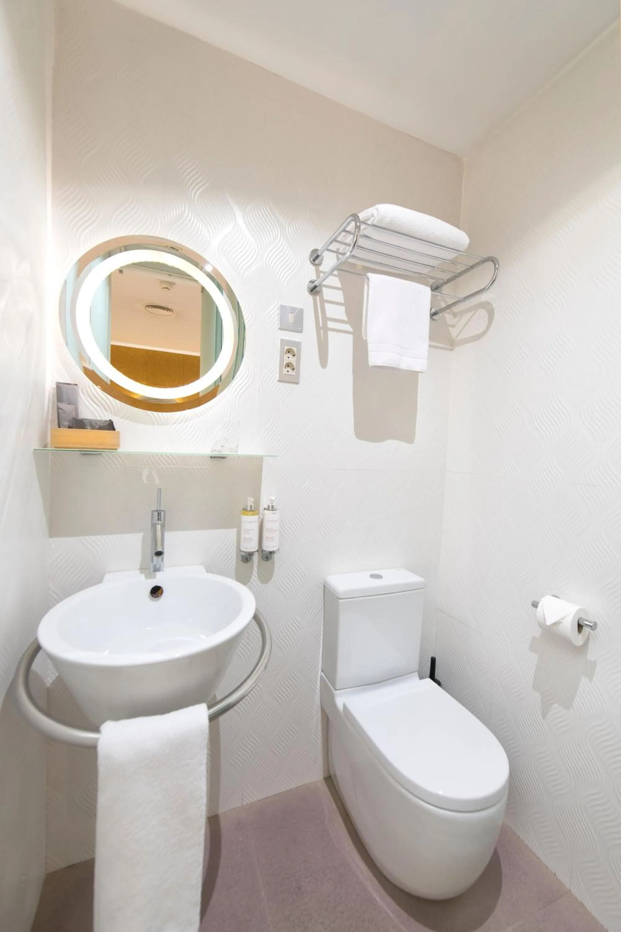 Bathroom in Posada del Dragón Boutique Hotel