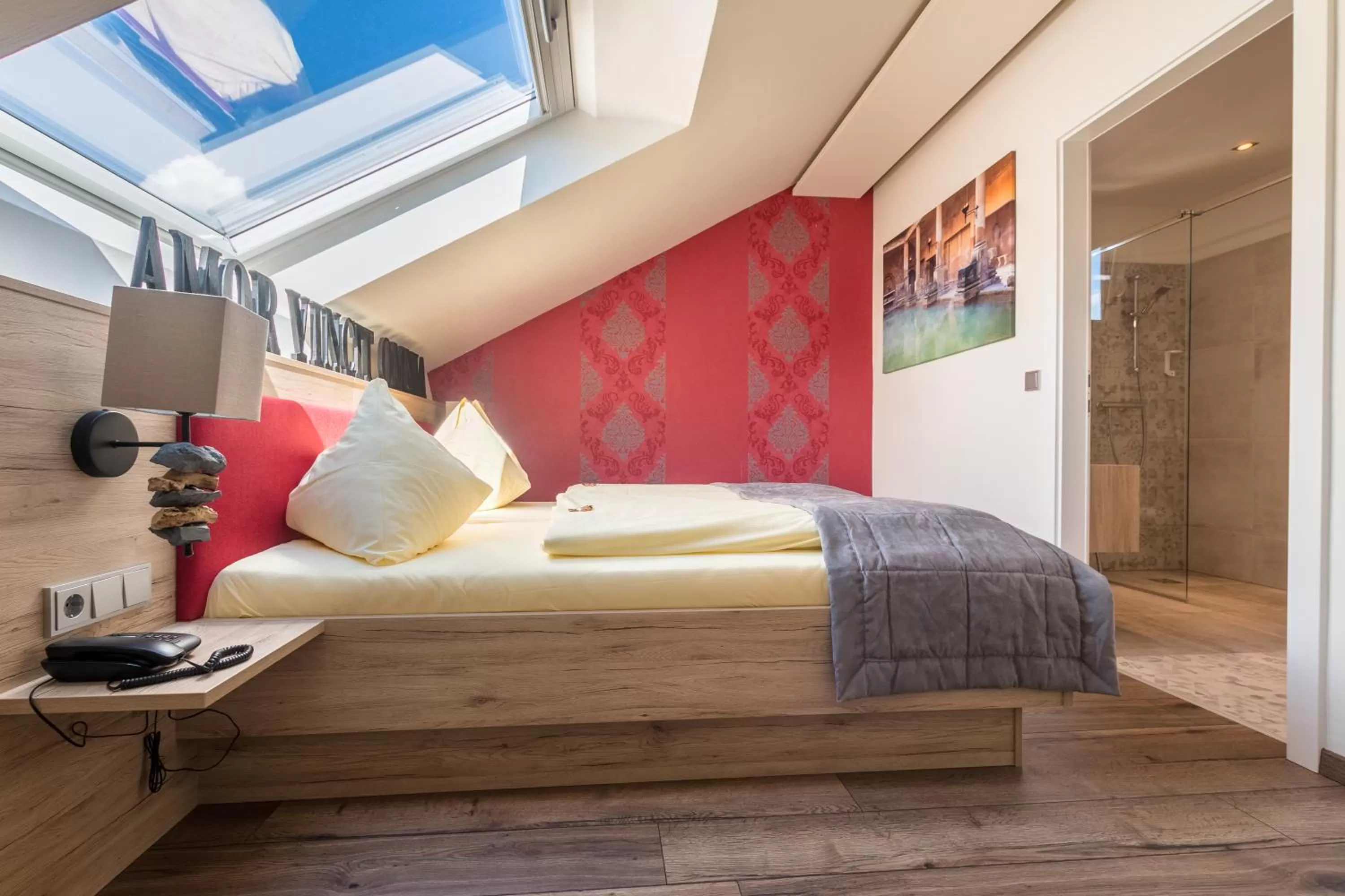 Photo of the whole room, Bed in Riverresort Donauschlinge