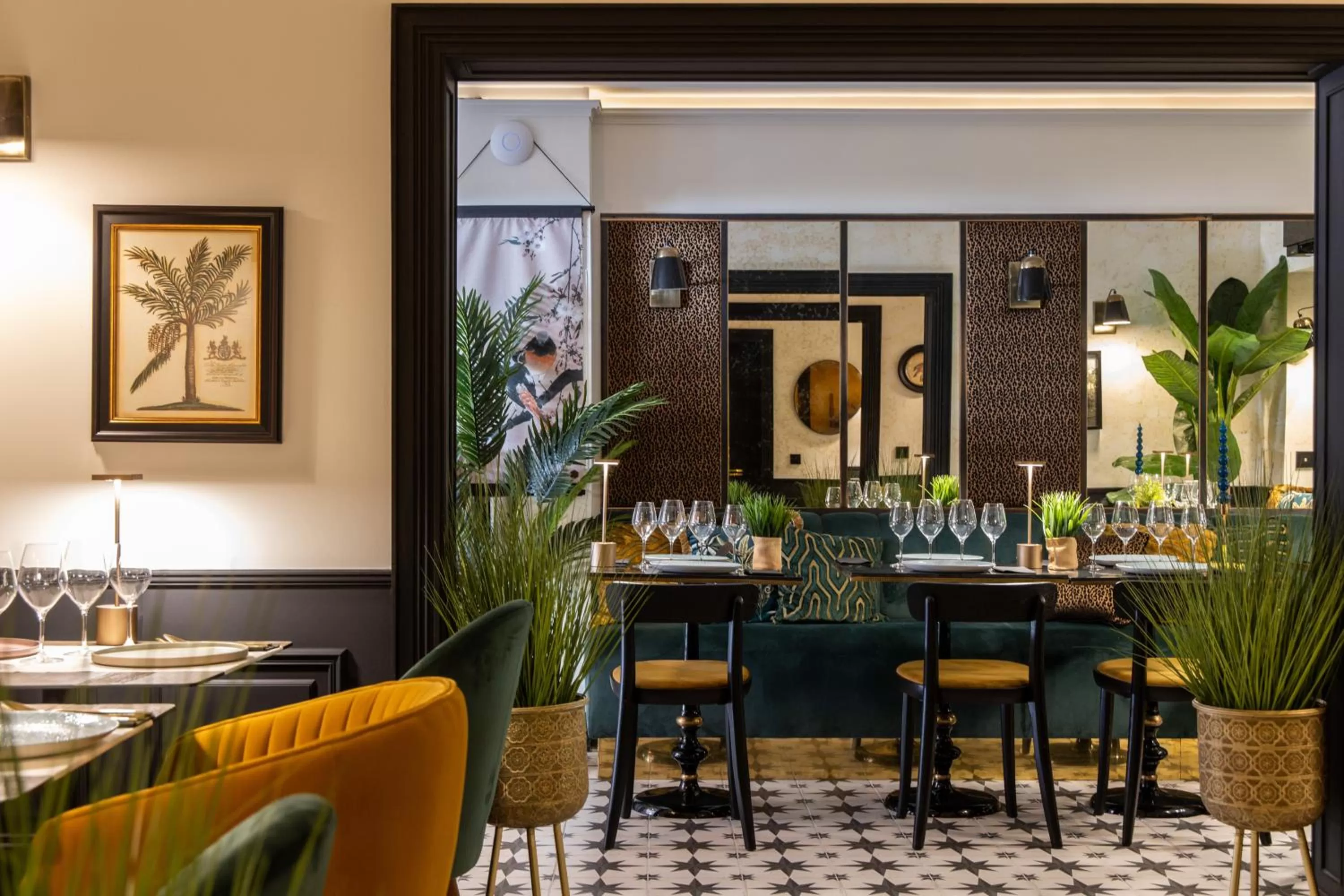 Restaurant/Places to Eat in Centr'Hotel