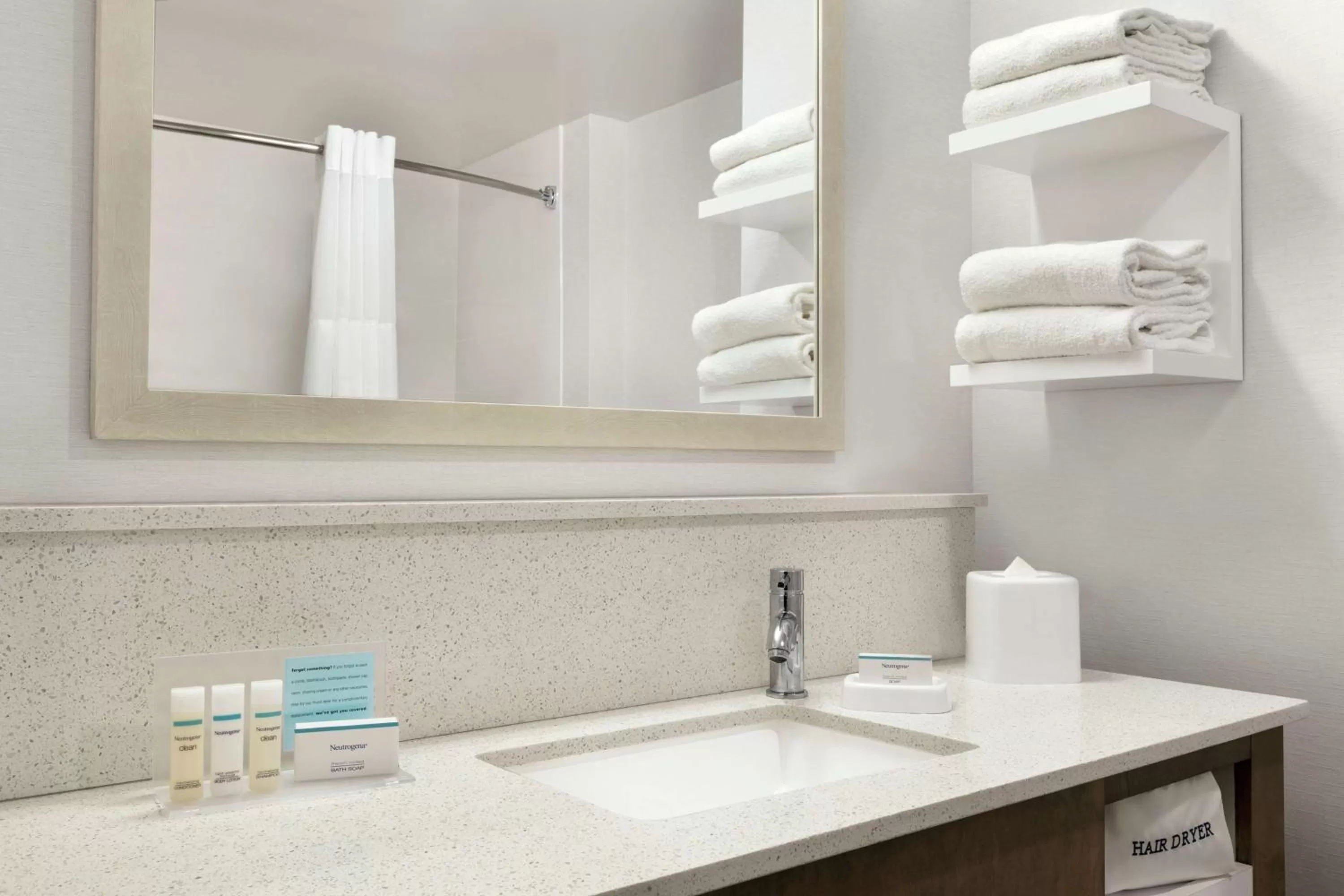 Bathroom in Hampton Inn And Suites By Hilton Johns Creek