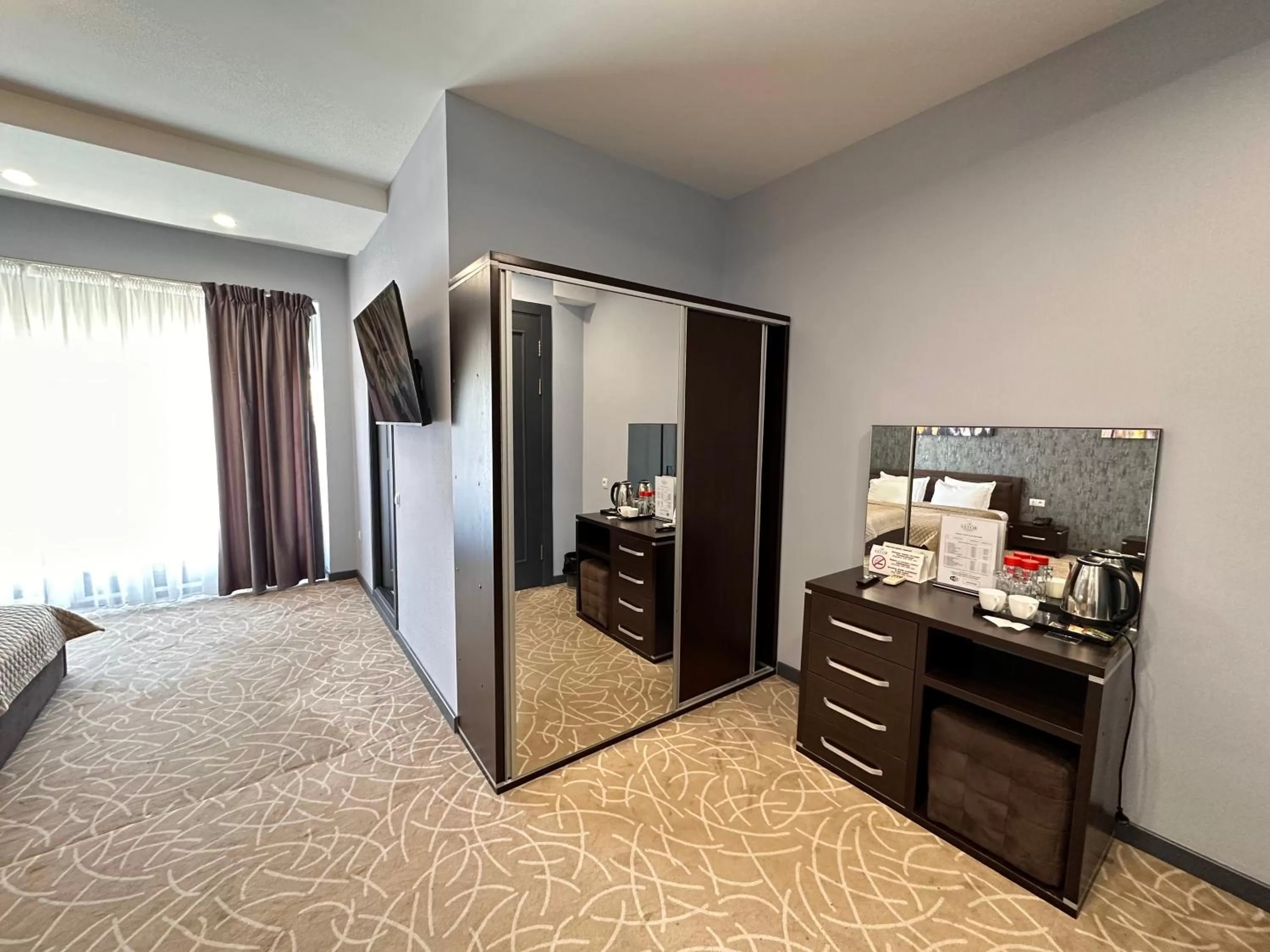 TV/Entertainment Center in Astor Hotel