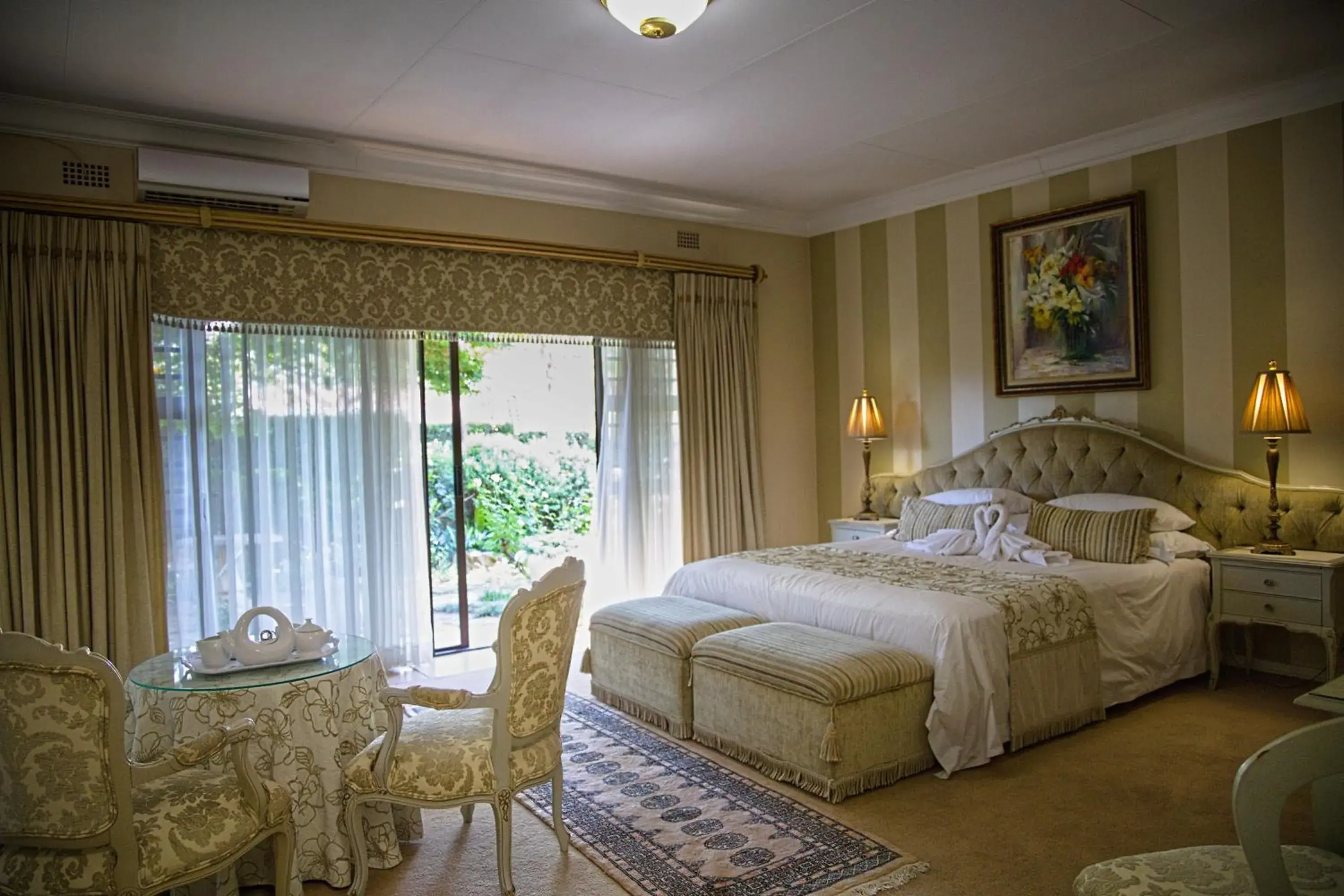 Double Room - single occupancy in Royal Ridge Guesthouse Double Room - single occupancy in Royal Ridge Guesthouse