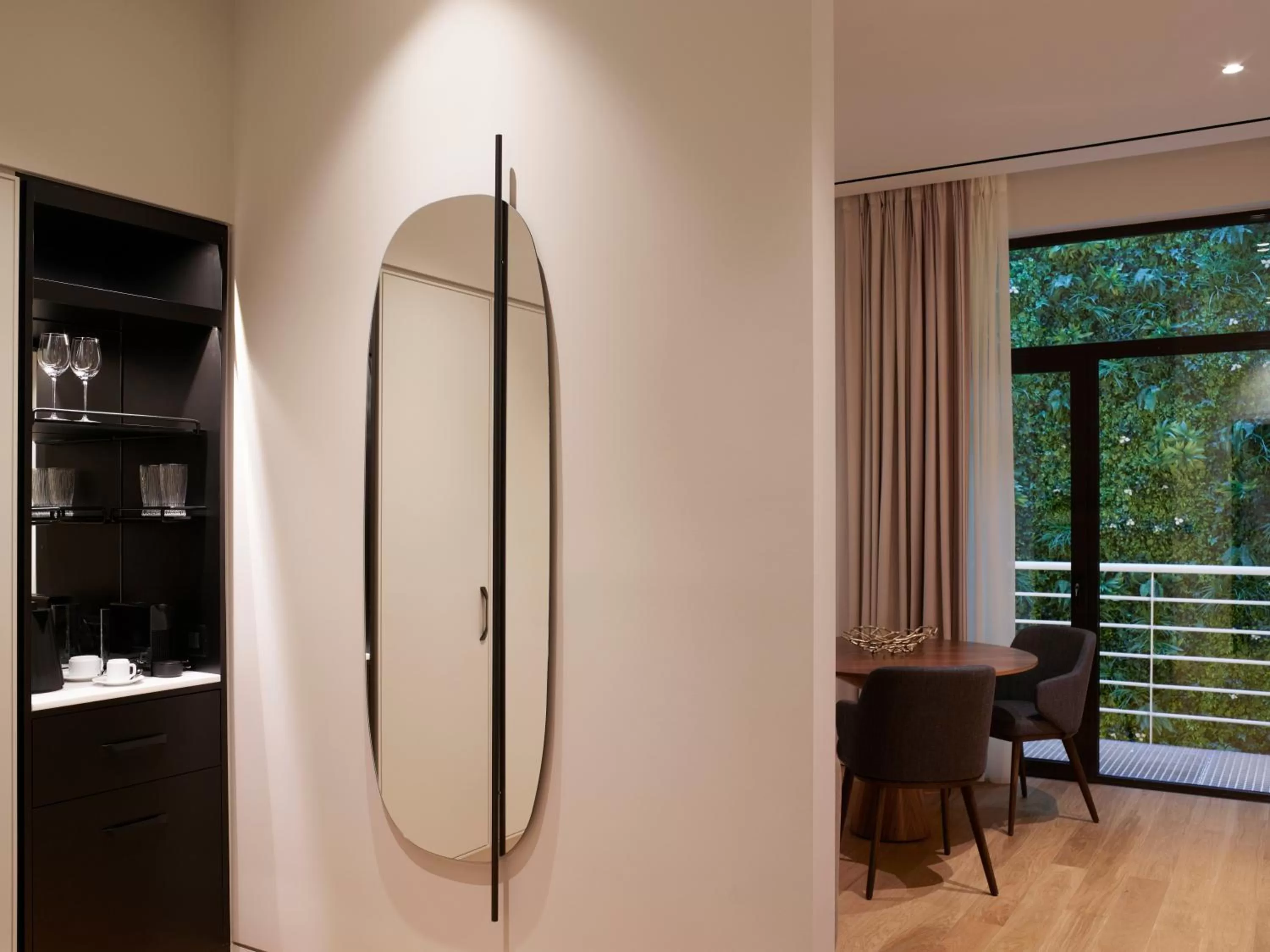 Decorative detail in xenodocheio Milos