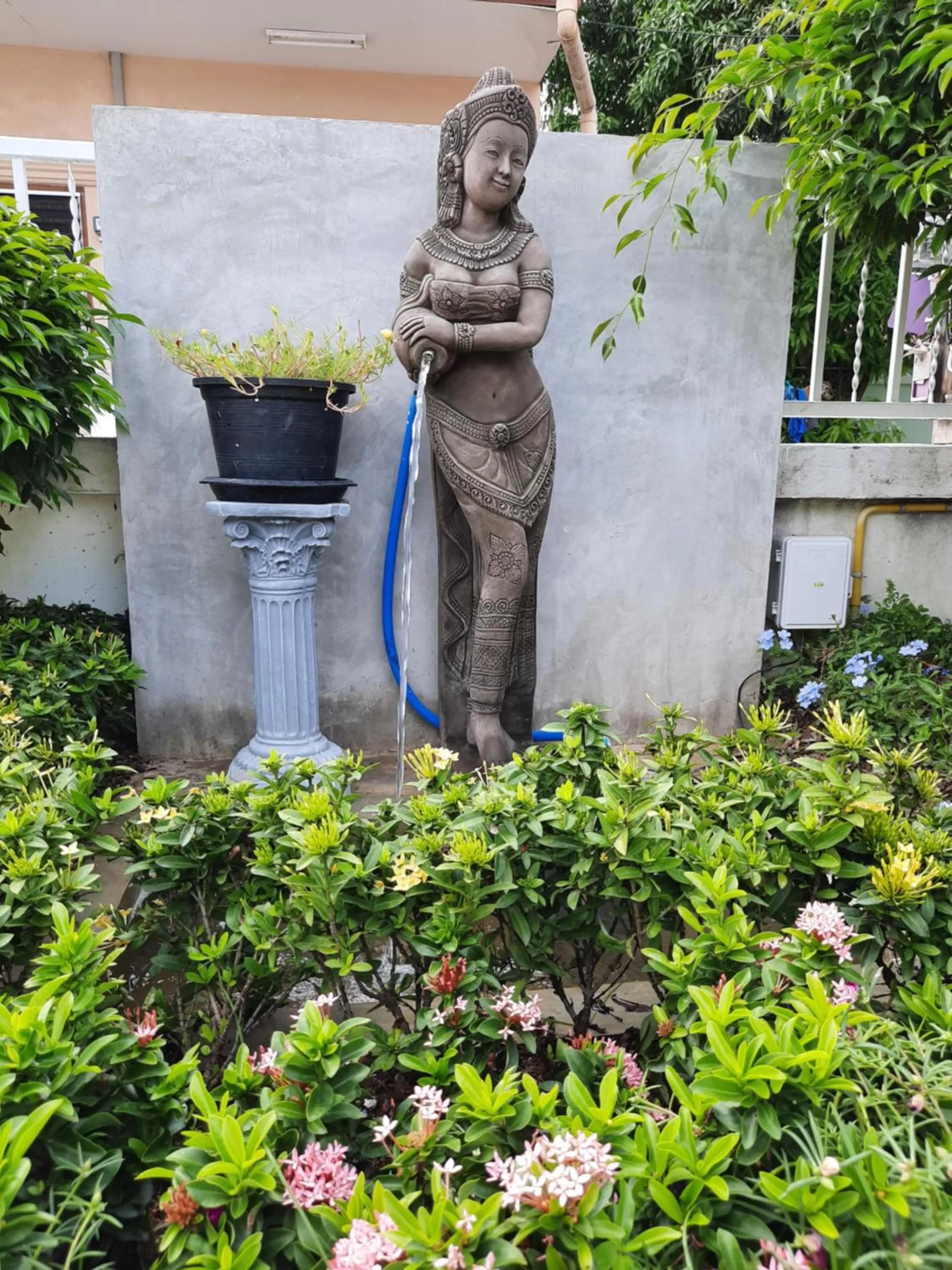 Fancy Carp Resort Hua-Hin