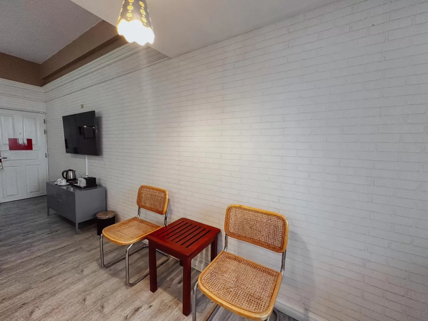 Seating area in Hotel De Khuvieng