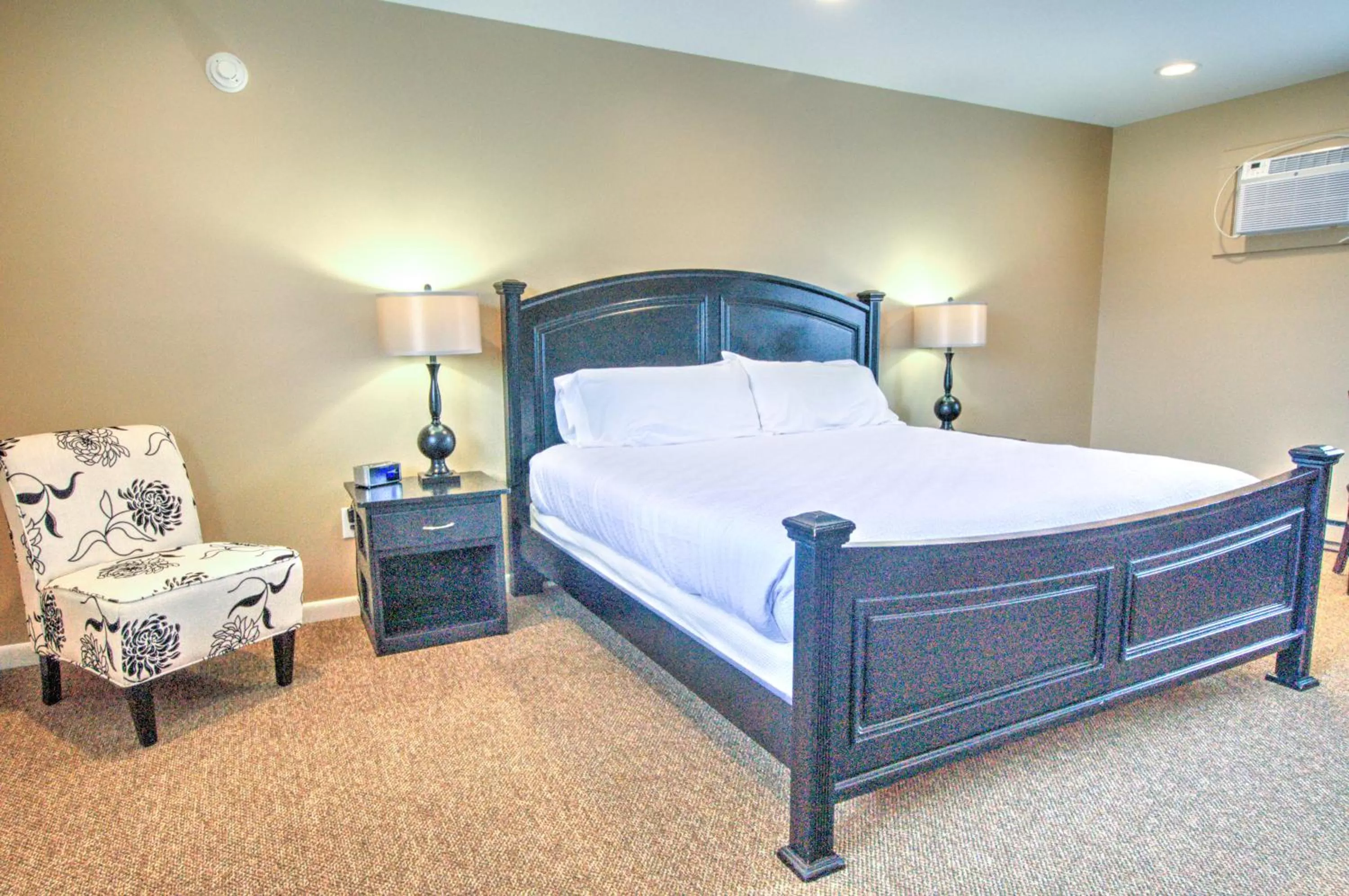 Bed in East Shore Lodging