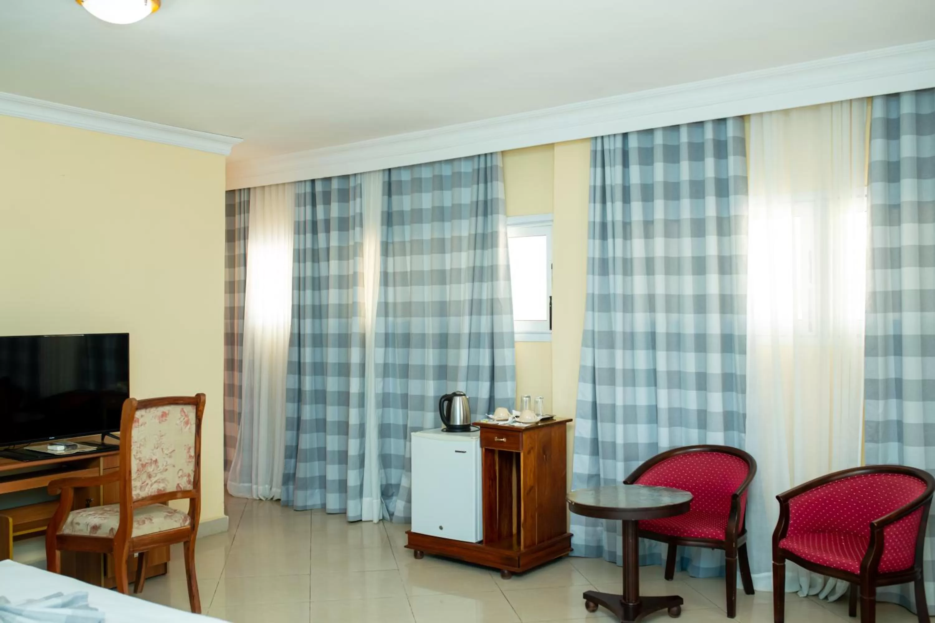 Communal lounge/ TV room in Amazone Hotel Tulear