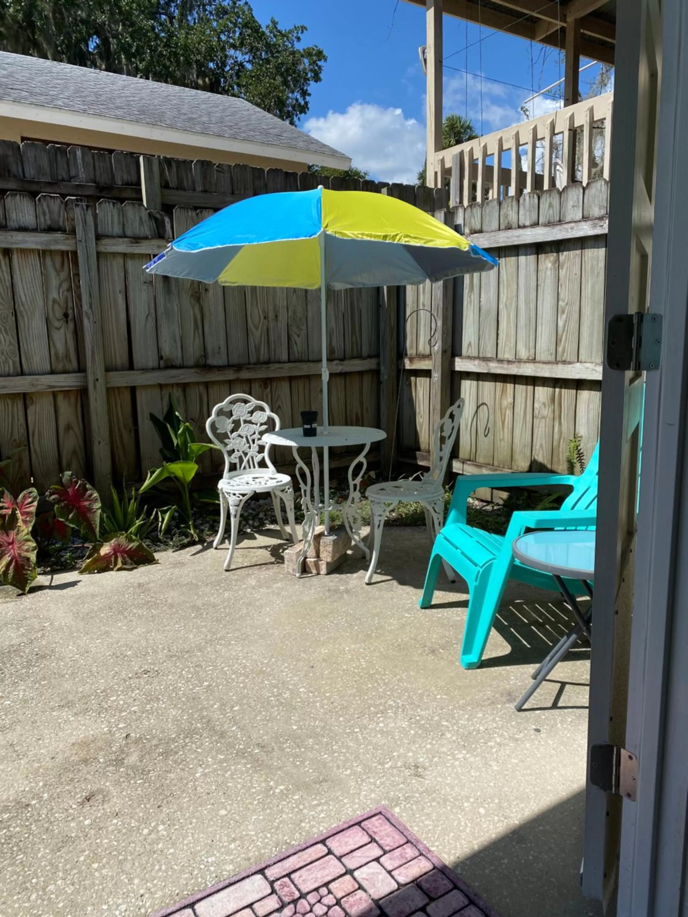Patio in Ms. Maggie's South Country Inn