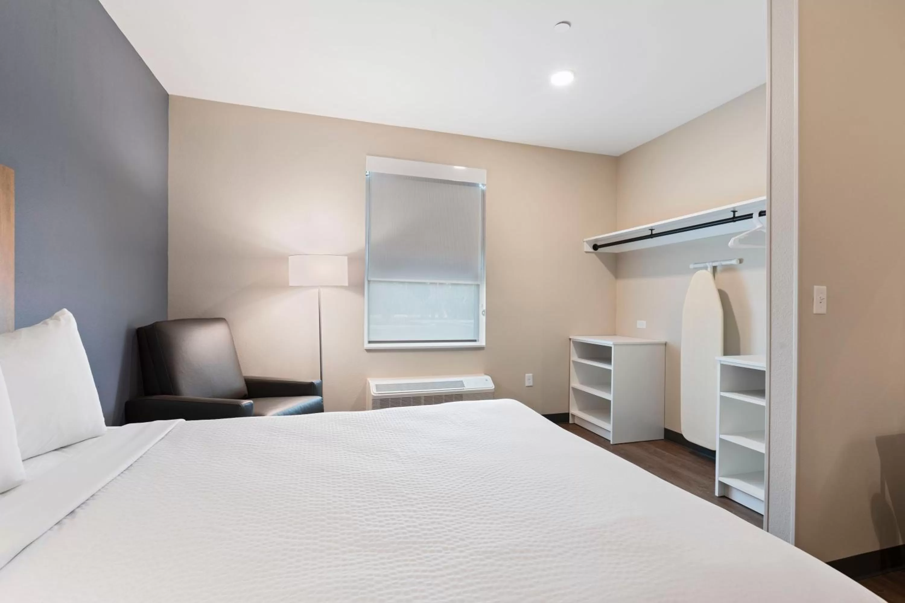 Bed in Extended Stay America Premier Suites - Melbourne - I-95