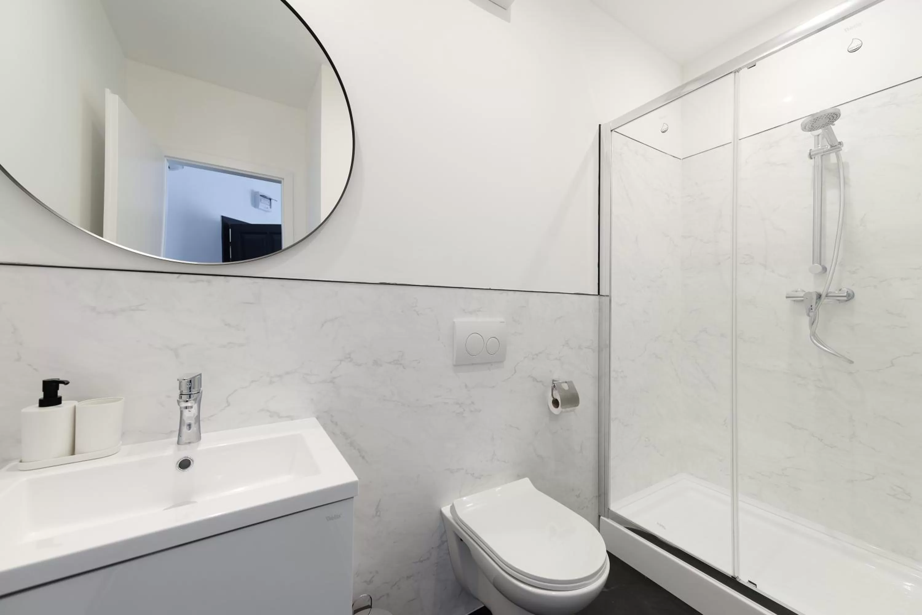 Shower in Villa Oliver Budapest