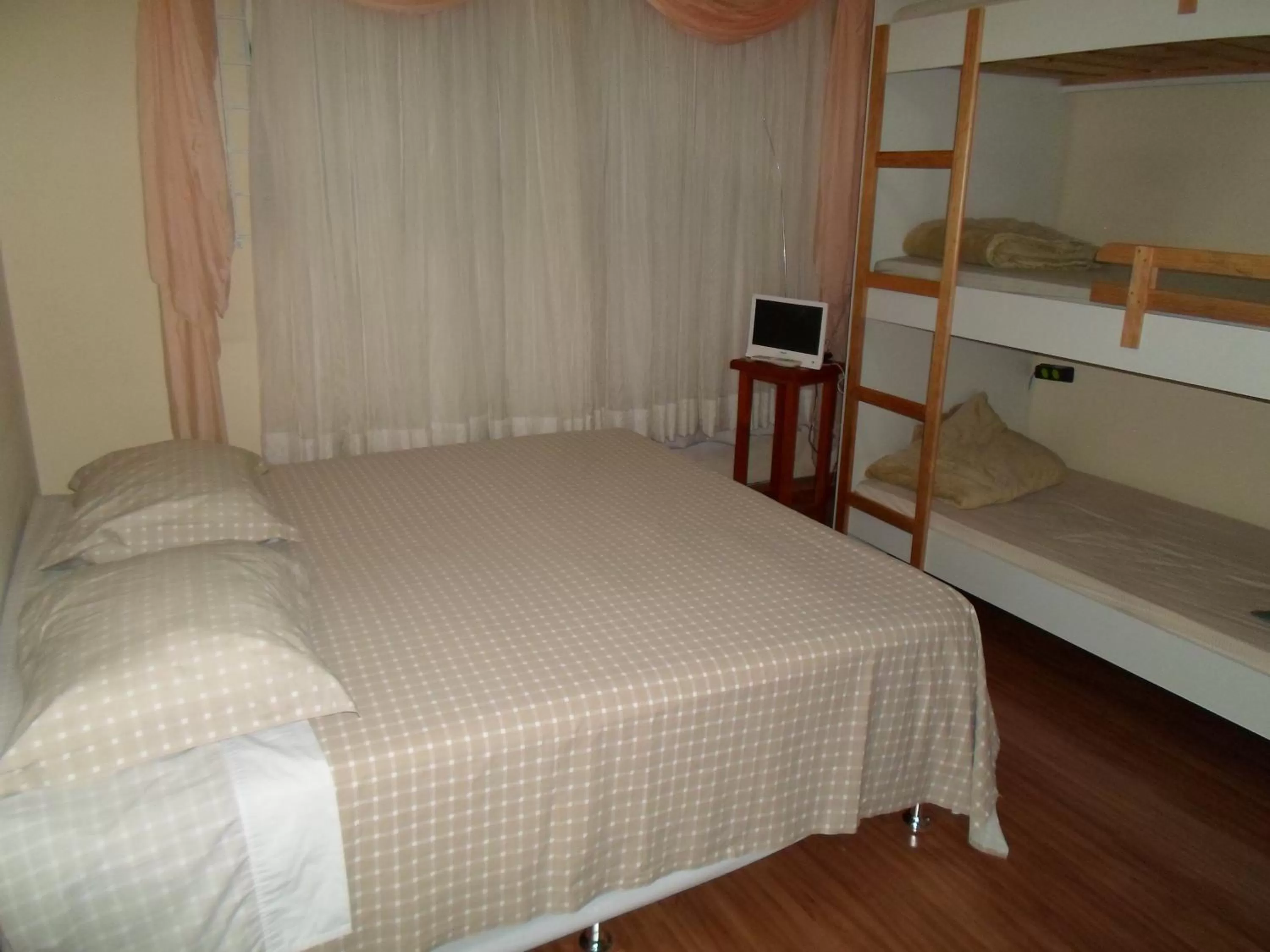 Photo of the whole room, Bunk Bed in Assel Pousada Botanico