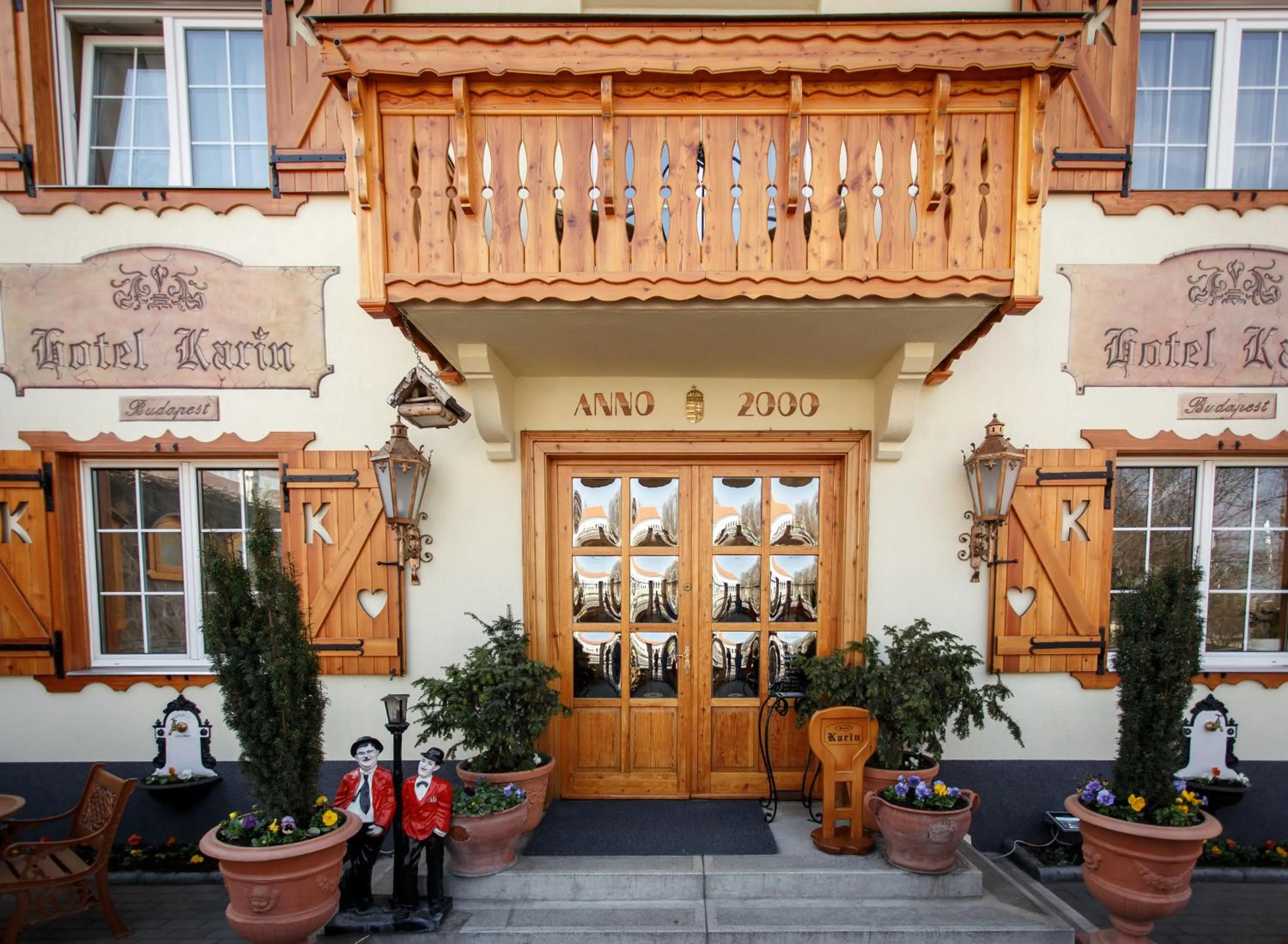 Facade/entrance in Hotel Karin