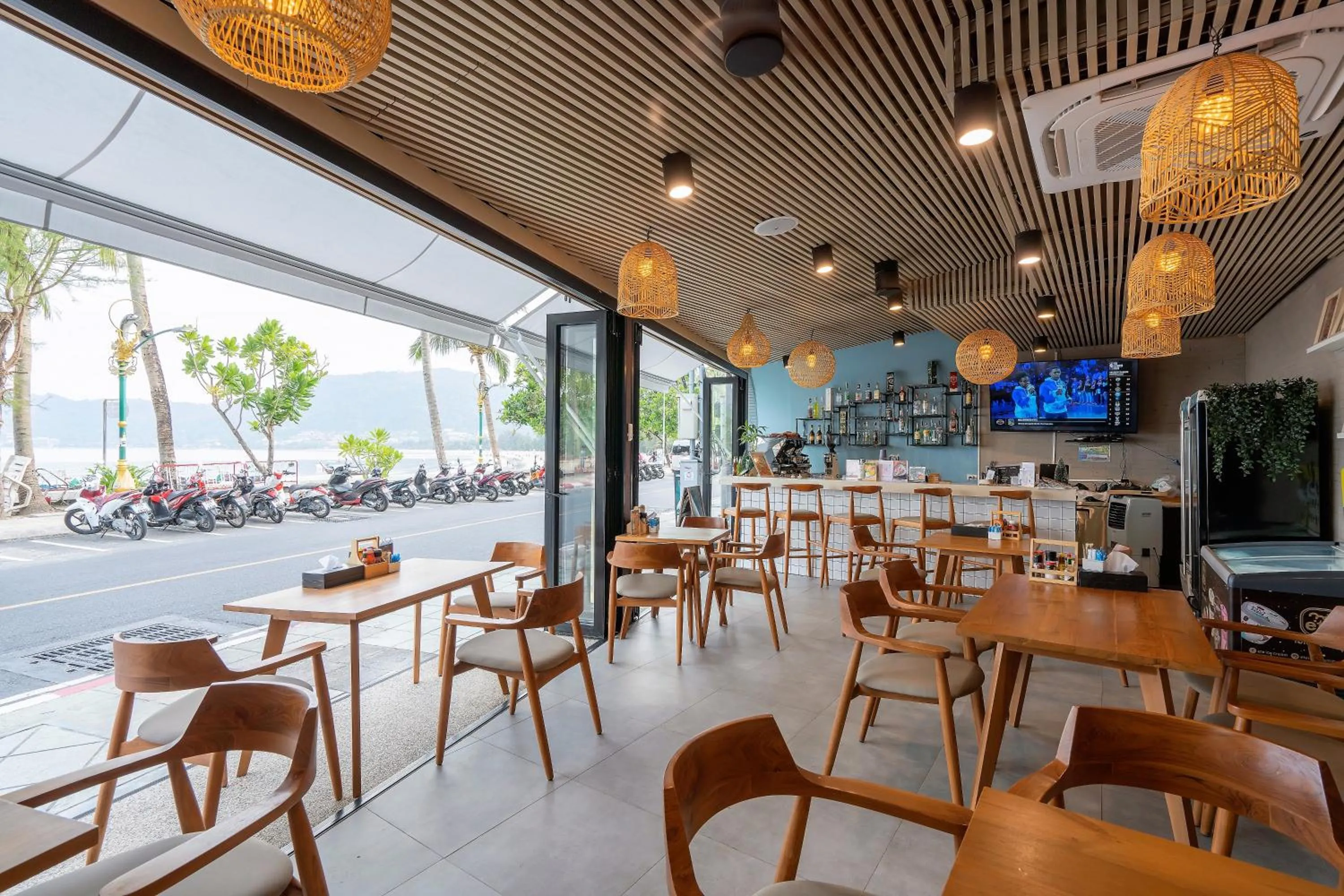 Restaurant/places to eat in Patong Signature Boutique Hotel