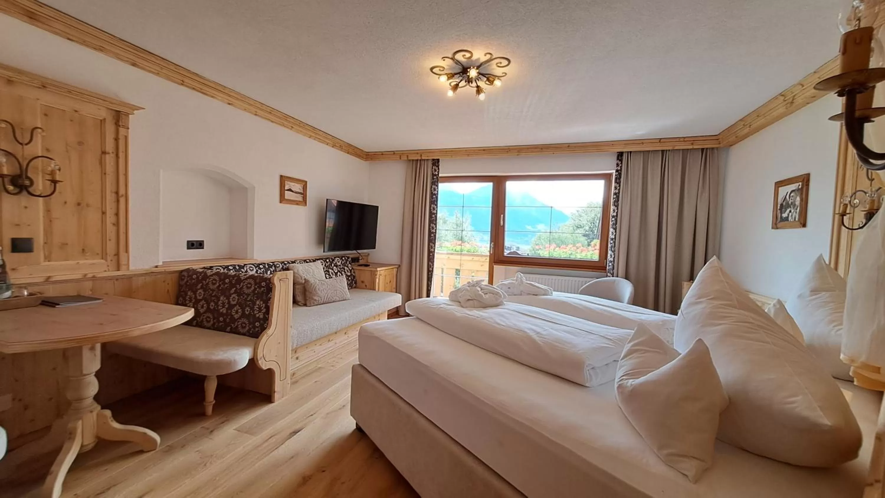 Photo of the whole room, Bed in Hotel Spielmann