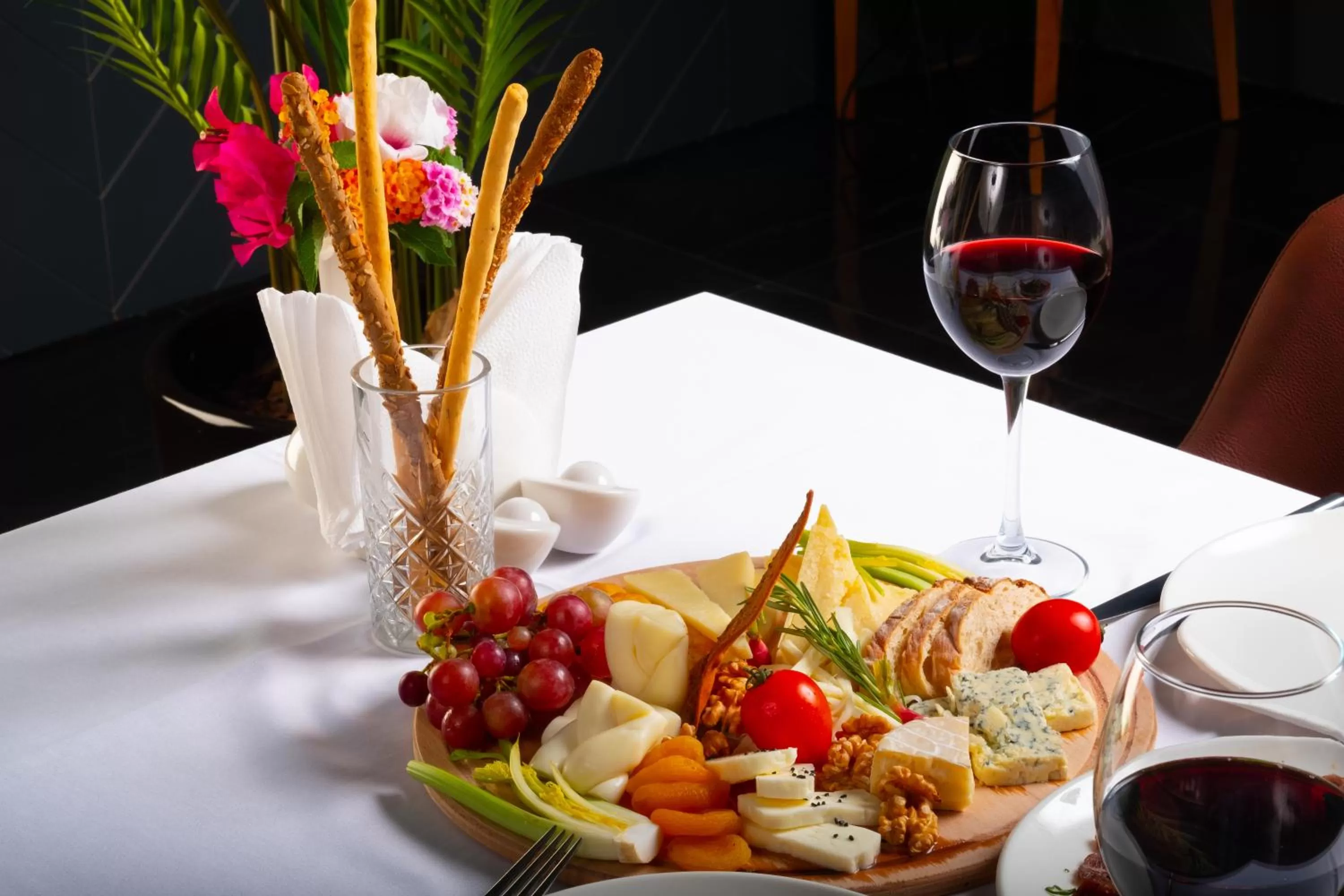 Restaurant/places to eat in Grand Sapphire City Hotel