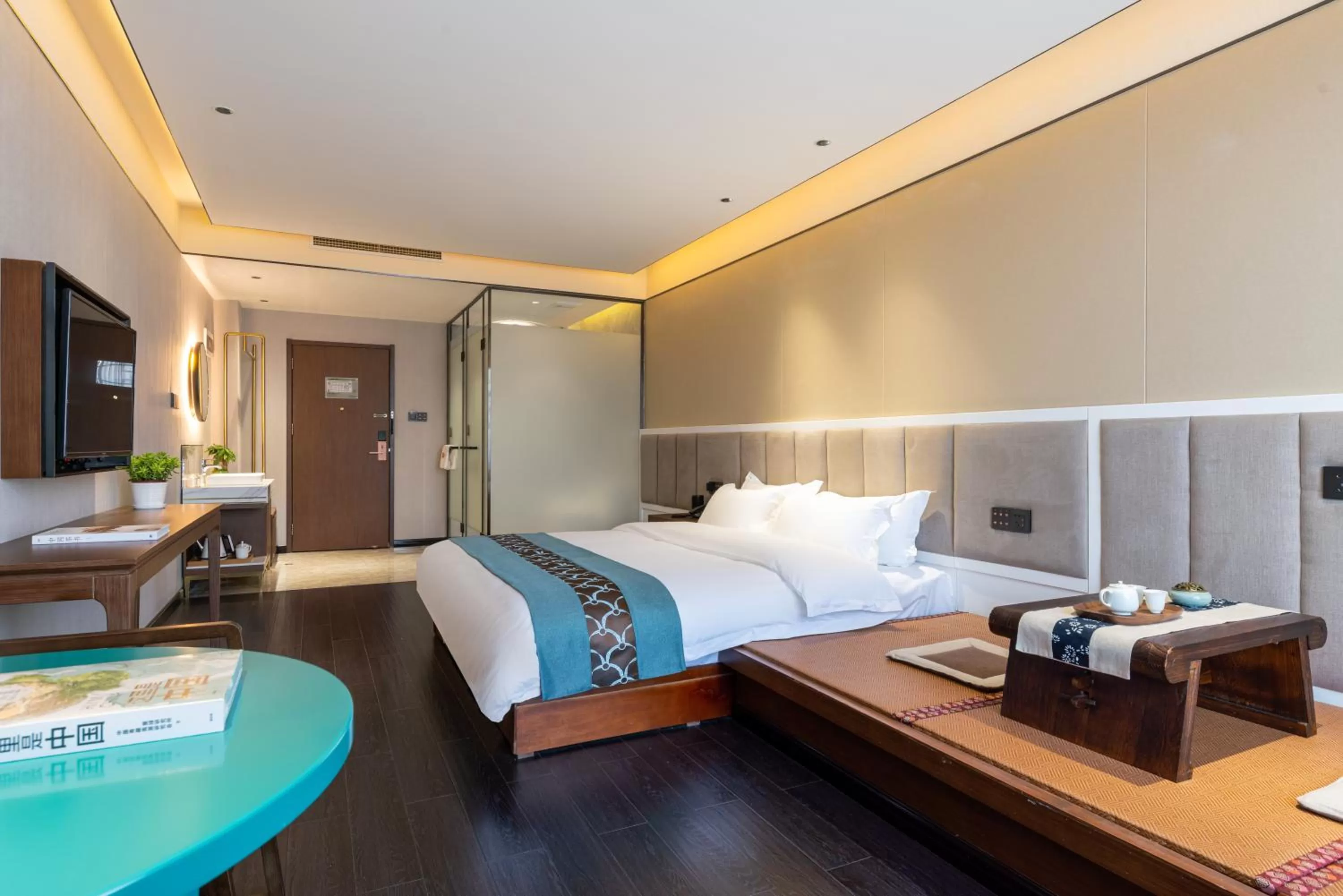 Bed in Chinese Culture Holiday Hotel - Nanluoguxiang