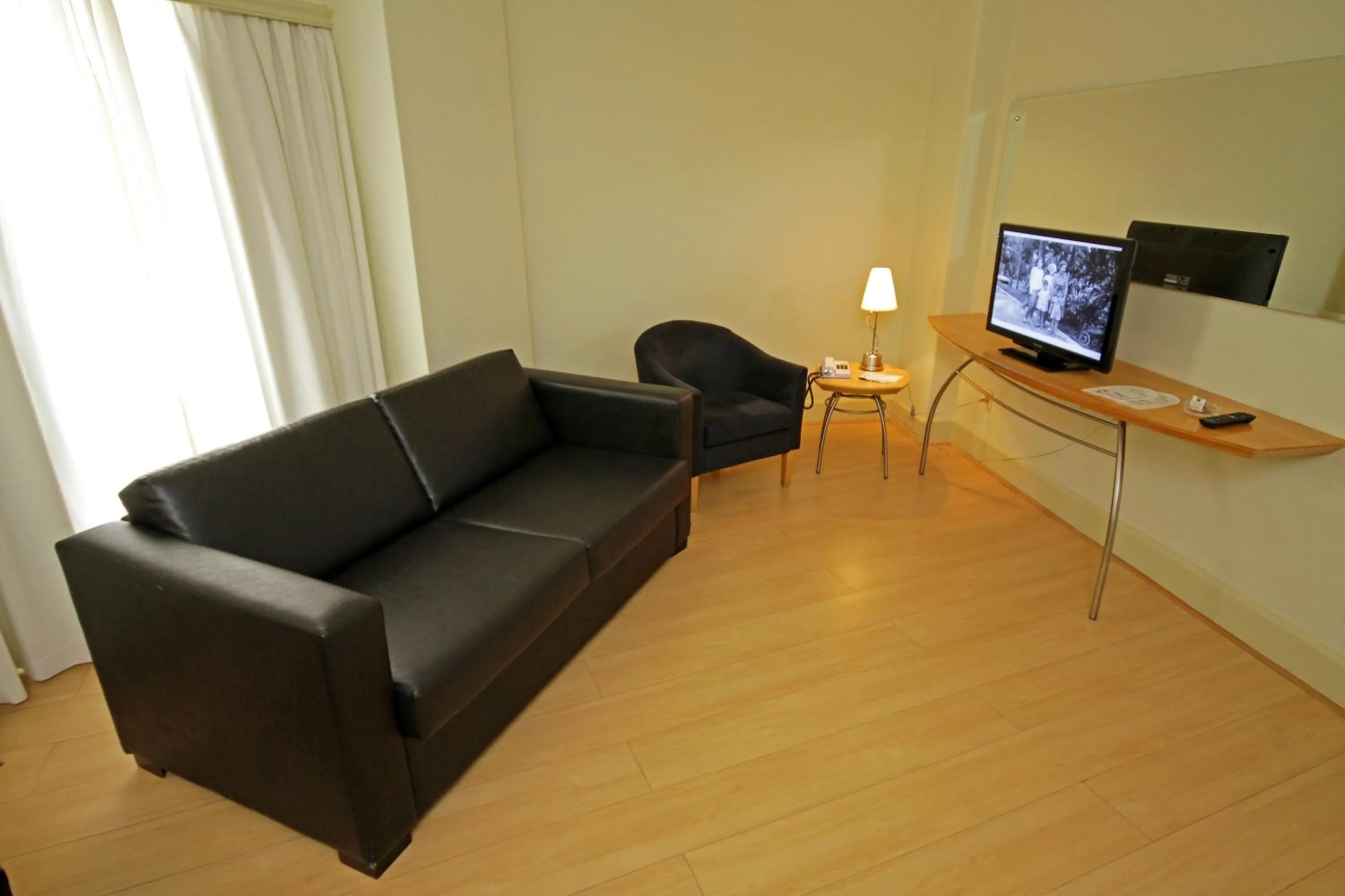 Living room in San Raphael Hotel