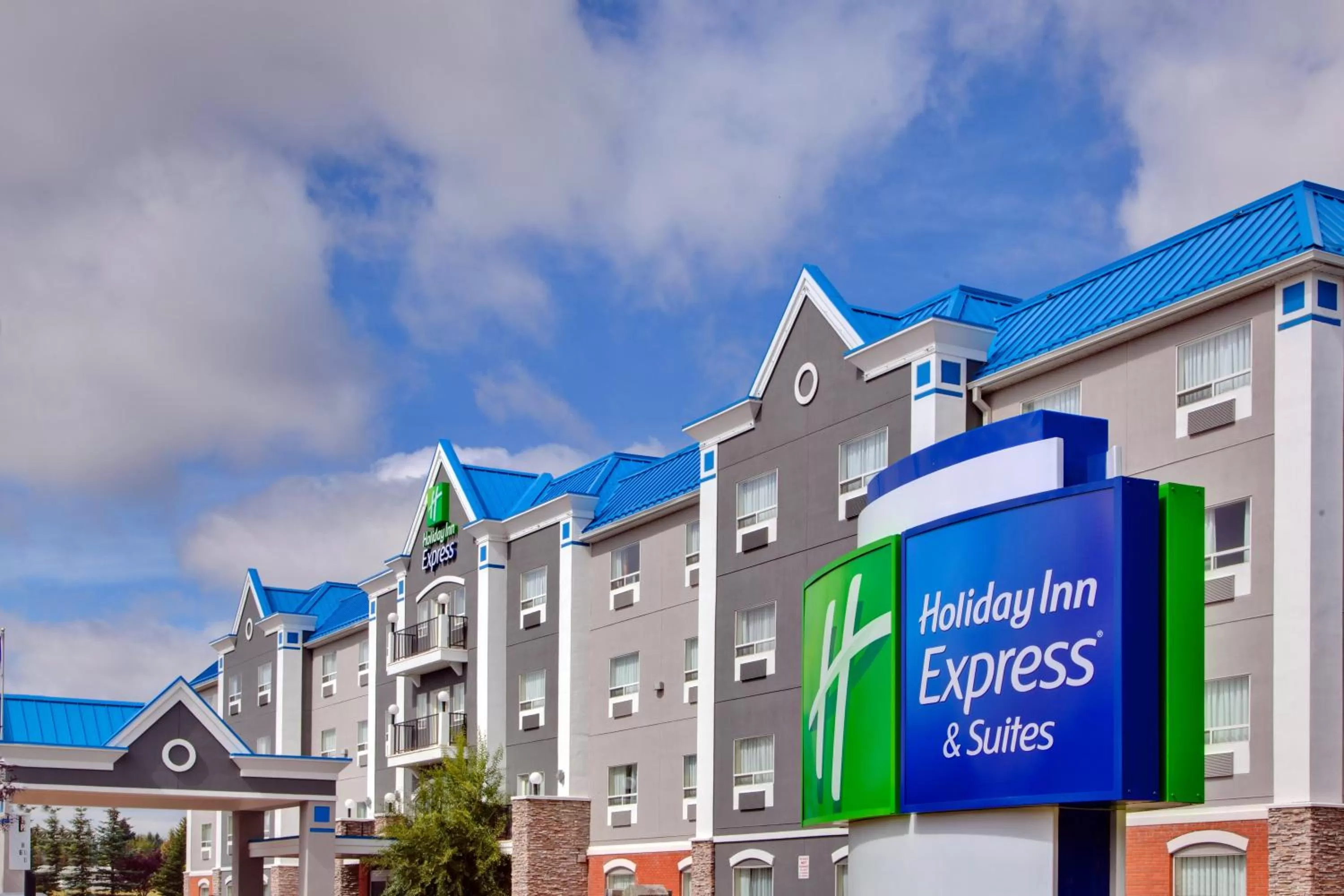 Property building in Holiday Inn Express Calgary South by IHG