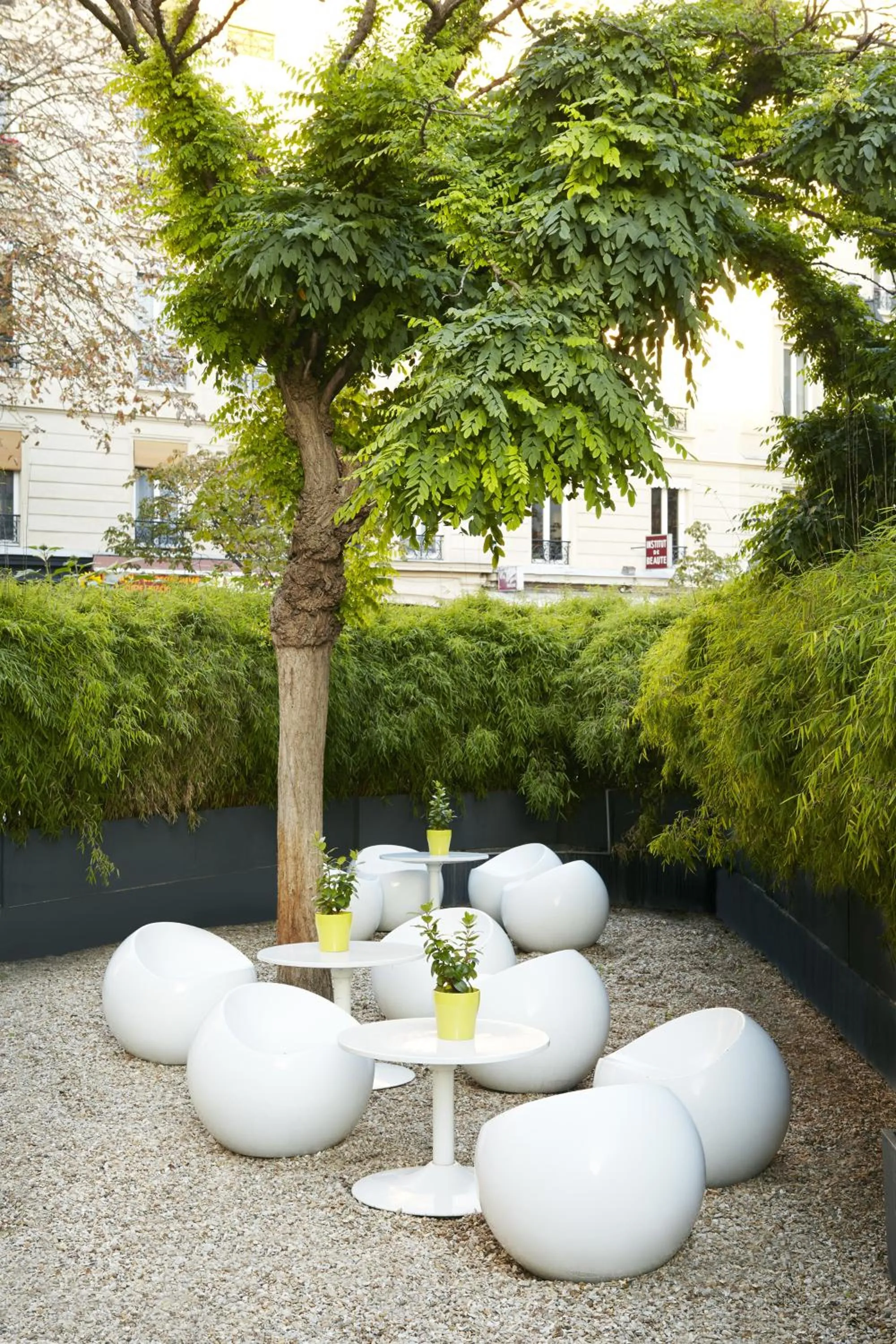 Patio in Mercure Paris Bastille Saint Antoine