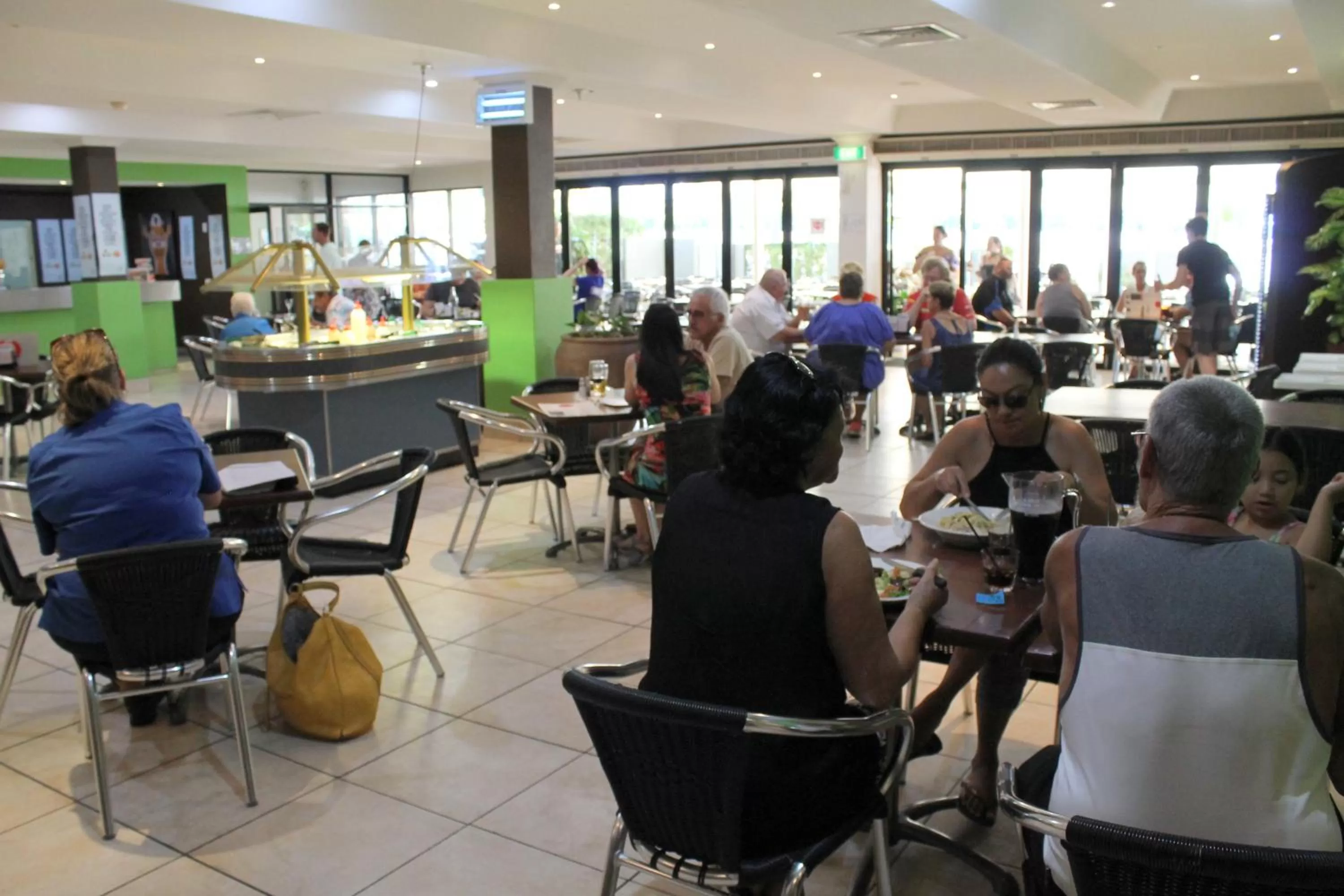 Restaurant/Places to Eat in Rocky Glen Hotel Motel Gladstone