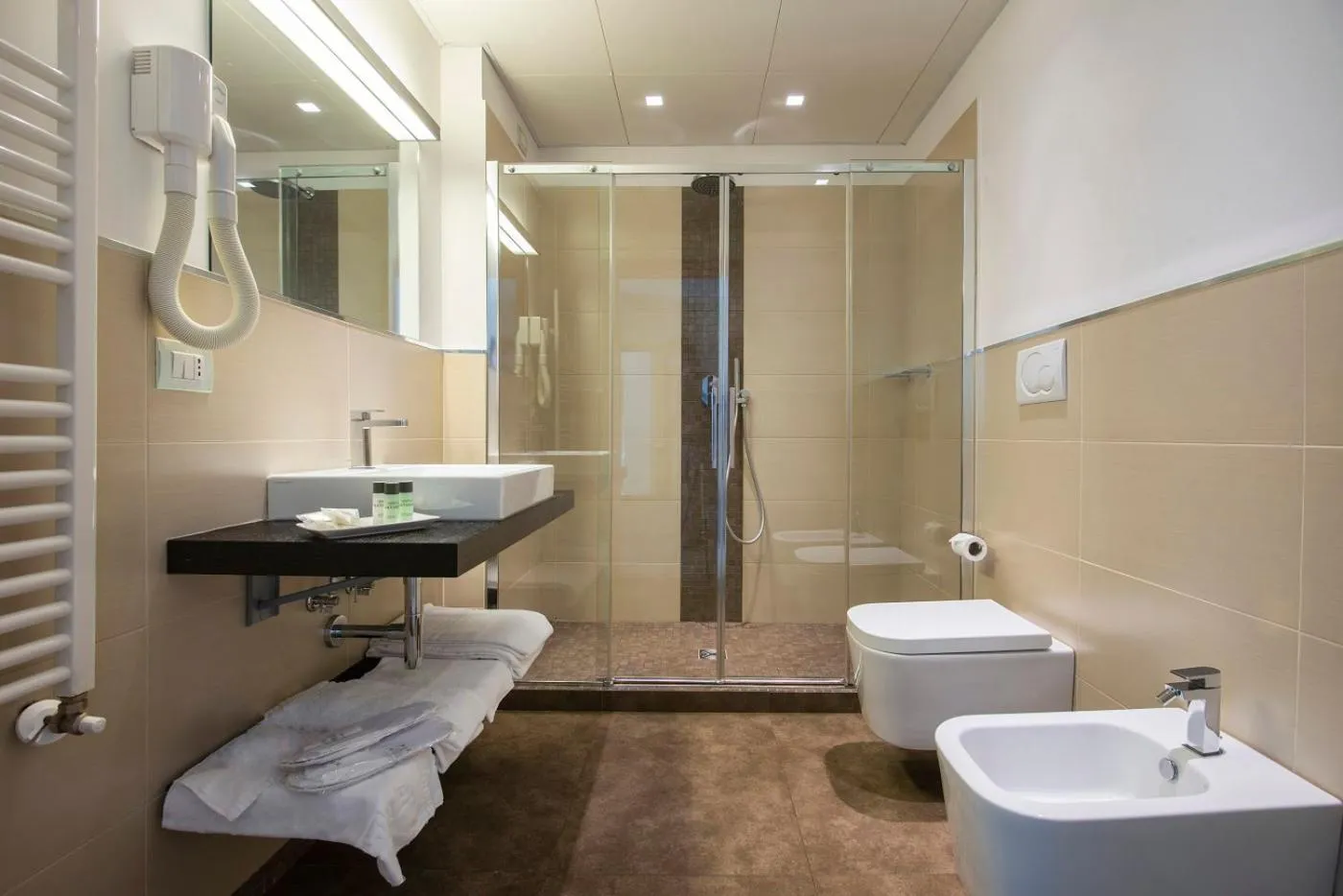 Shower in Hotel Dimorae Rooms and Suites - Apartments