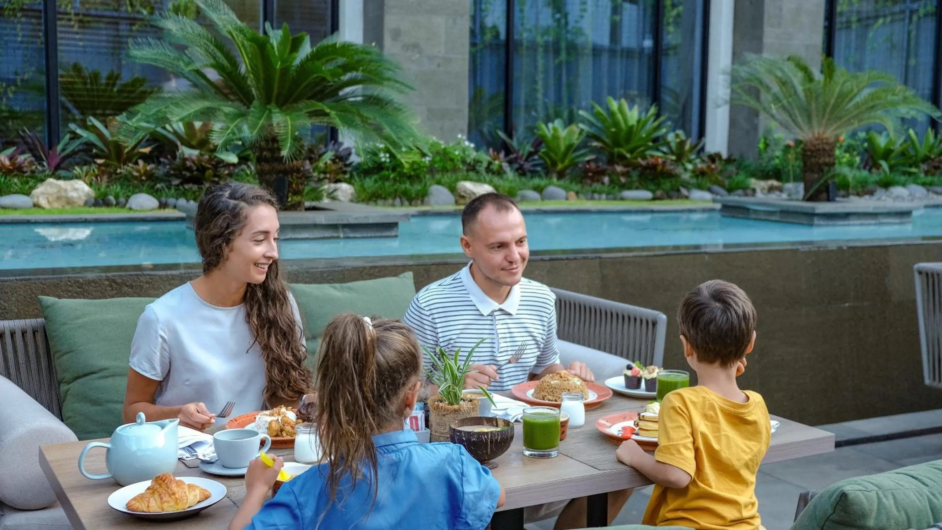 Restaurant/places to eat in Holiday Inn Bali Sanur by IHG