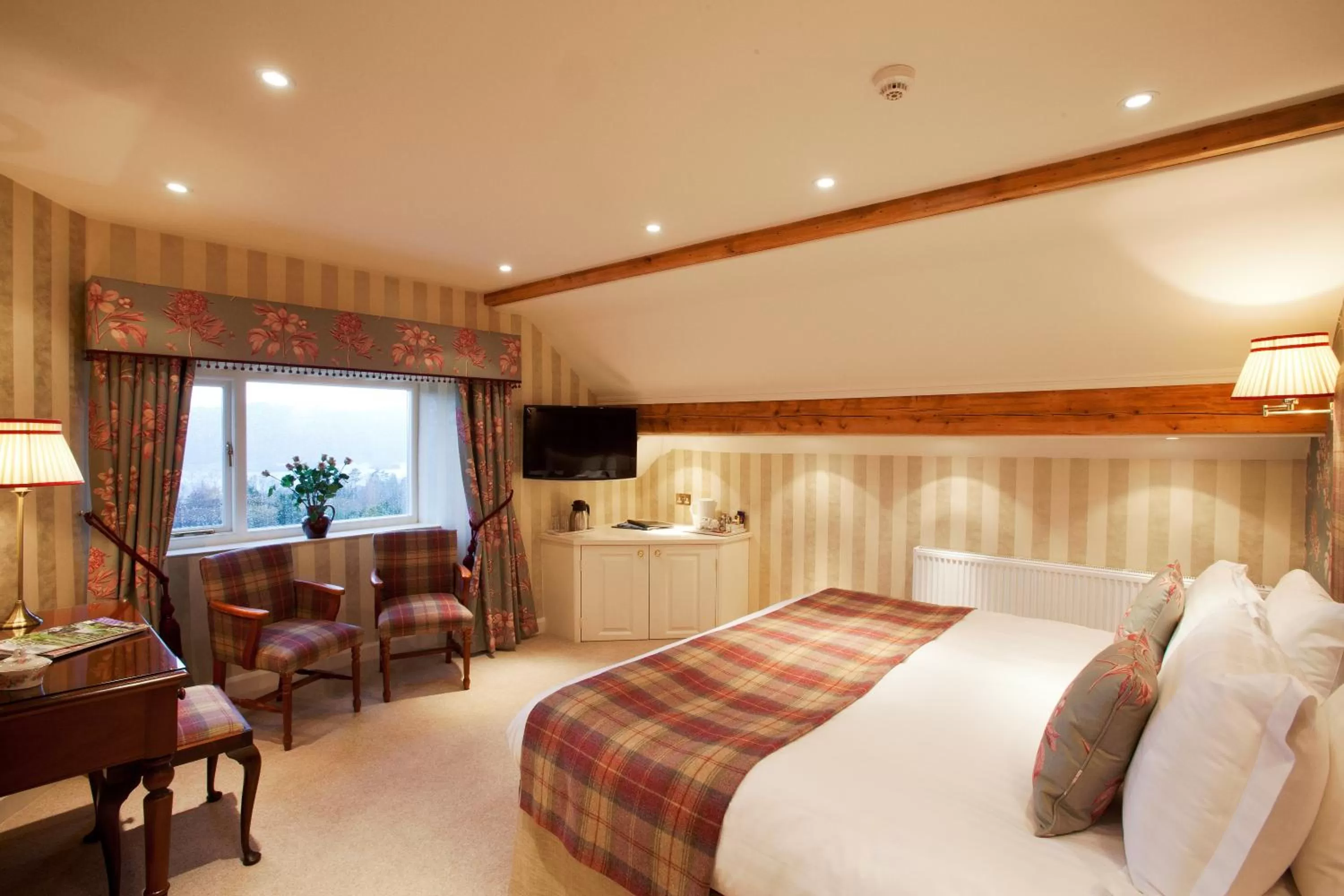 Bedroom, Bed in Lindeth Fell Country House