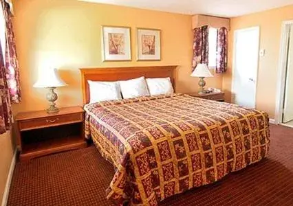 Double Room with Two Double Beds - Non-Smoking in Parkway Inn Philadelphia Airport Double Room with Two Double Beds - Non-Smoking in Parkway Inn Philadelphia Airport