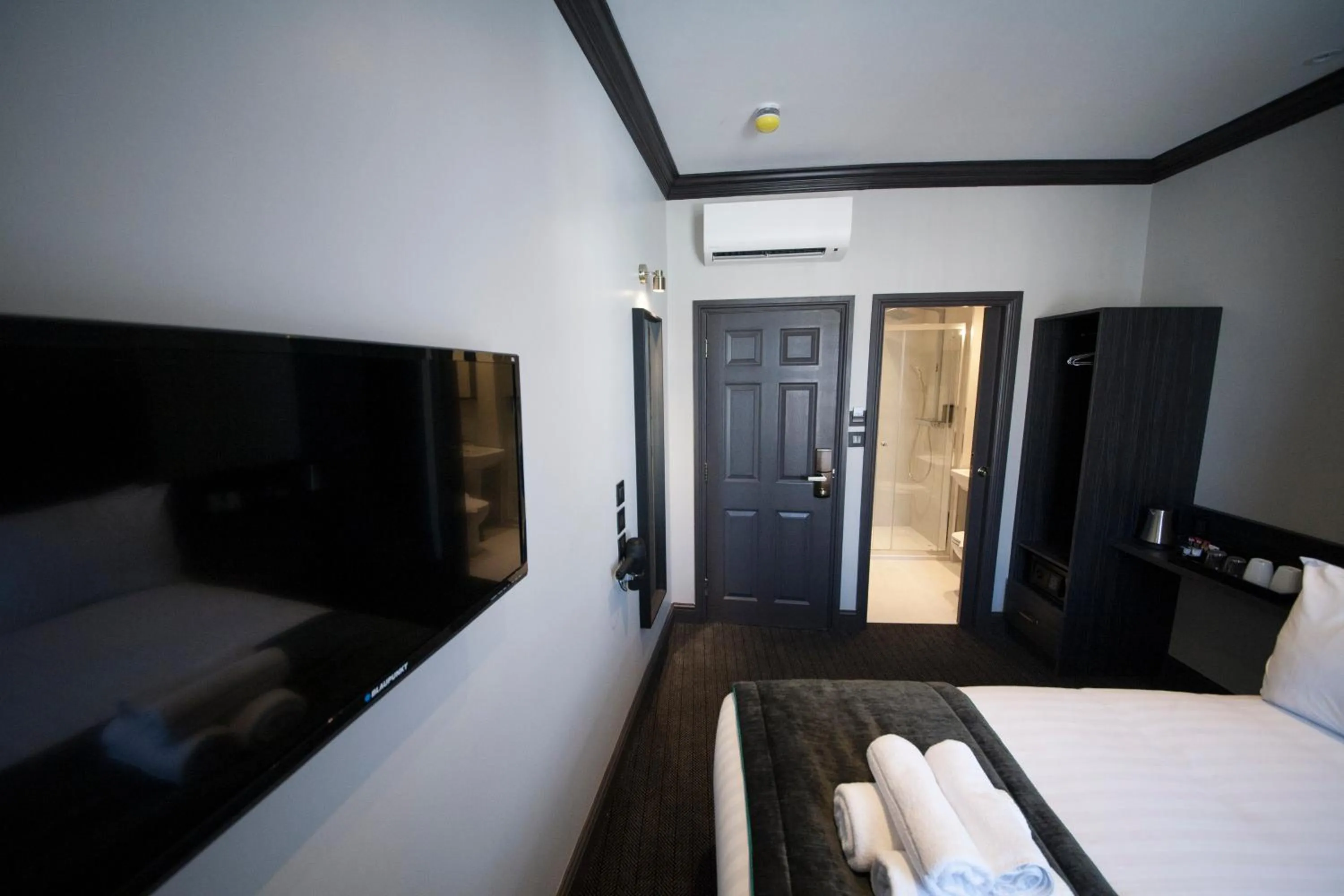 Bedroom, Bed in The Duke Rooms London