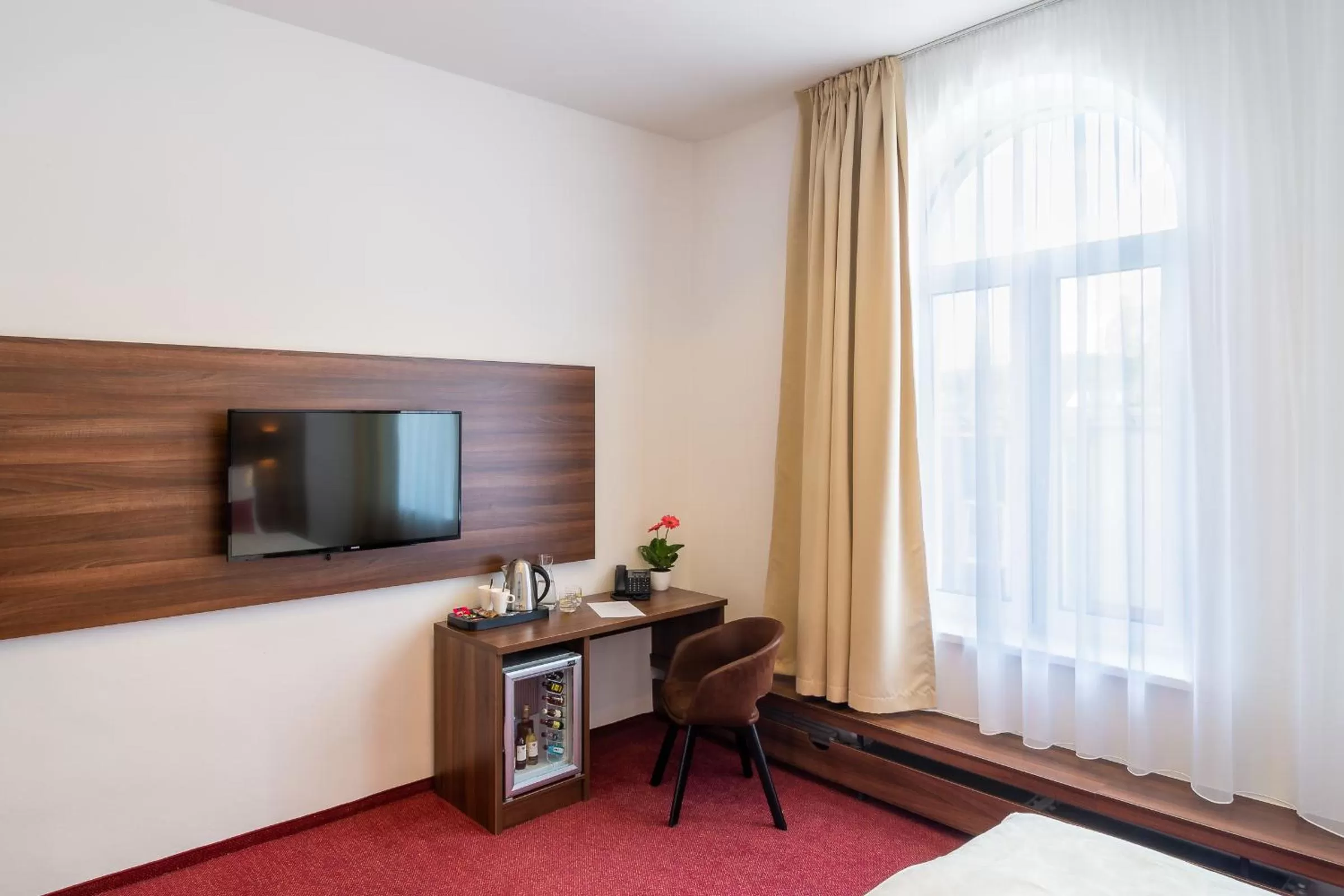 Coffee/tea facilities, Bed in Bohemia Inn Hotel