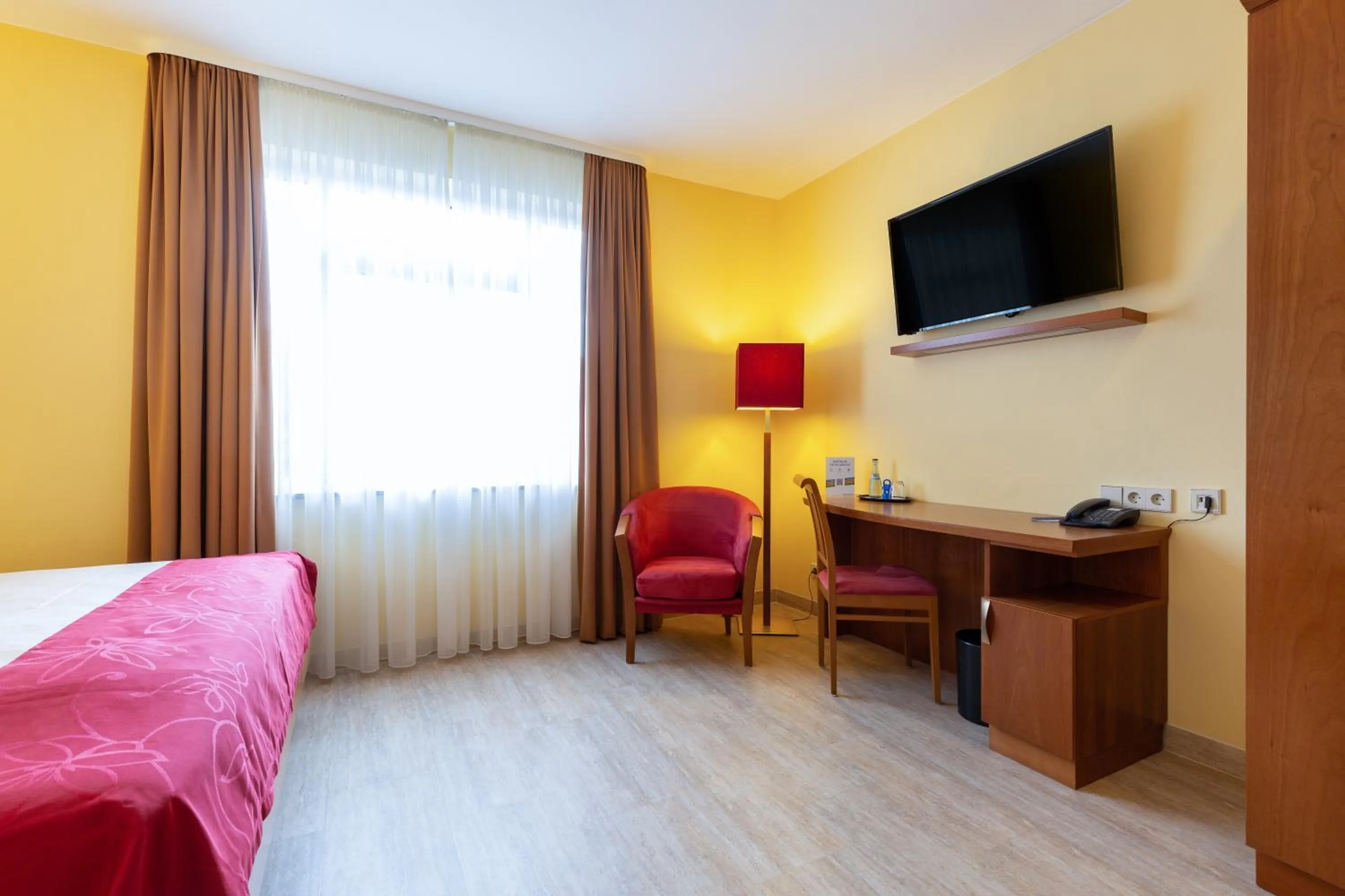 Staff, Bed in Hotel am Schillerpark