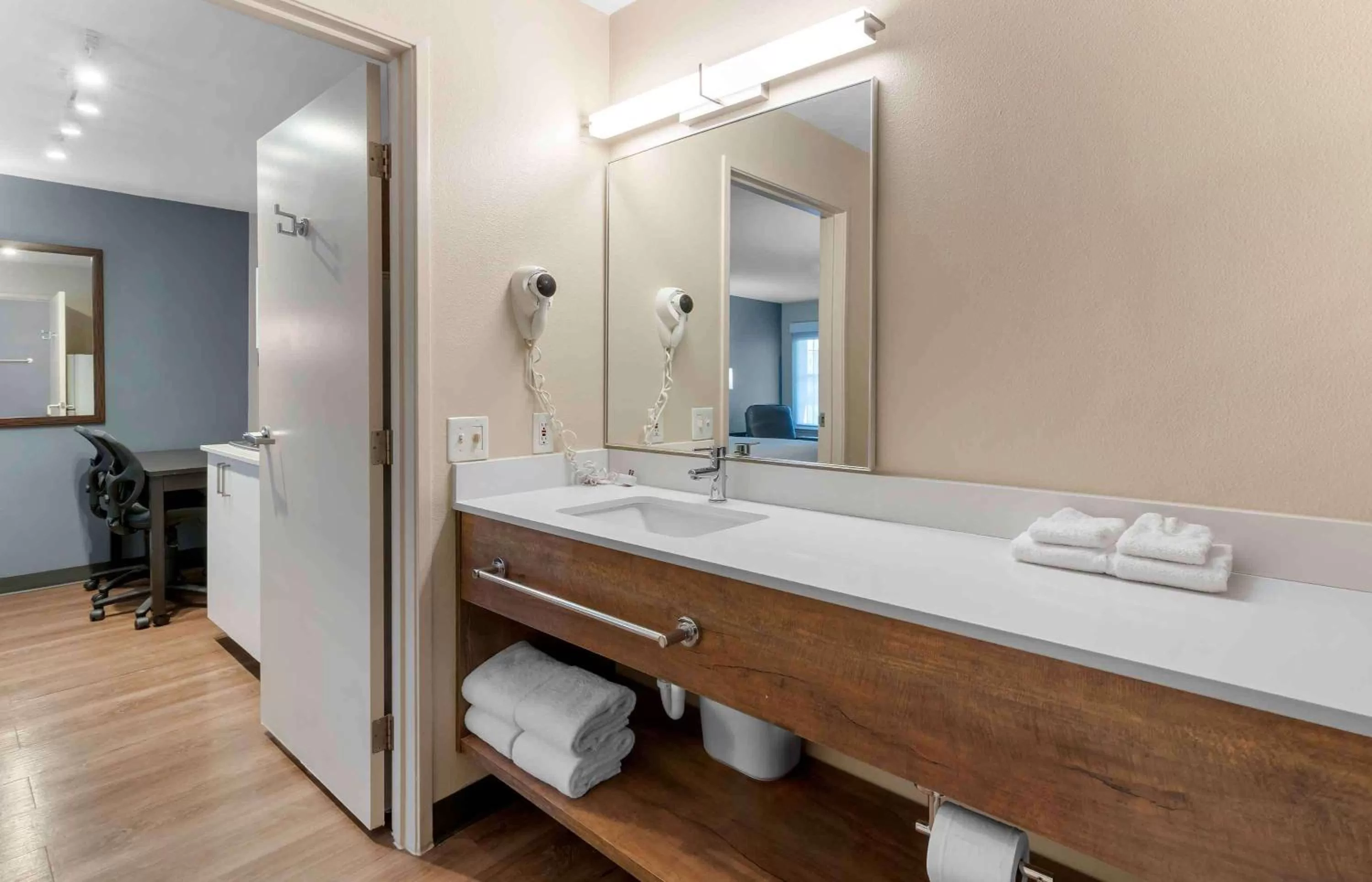 Bathroom in Extended Stay America Suites - San Jose - Milpitas - McCarthy Ranch